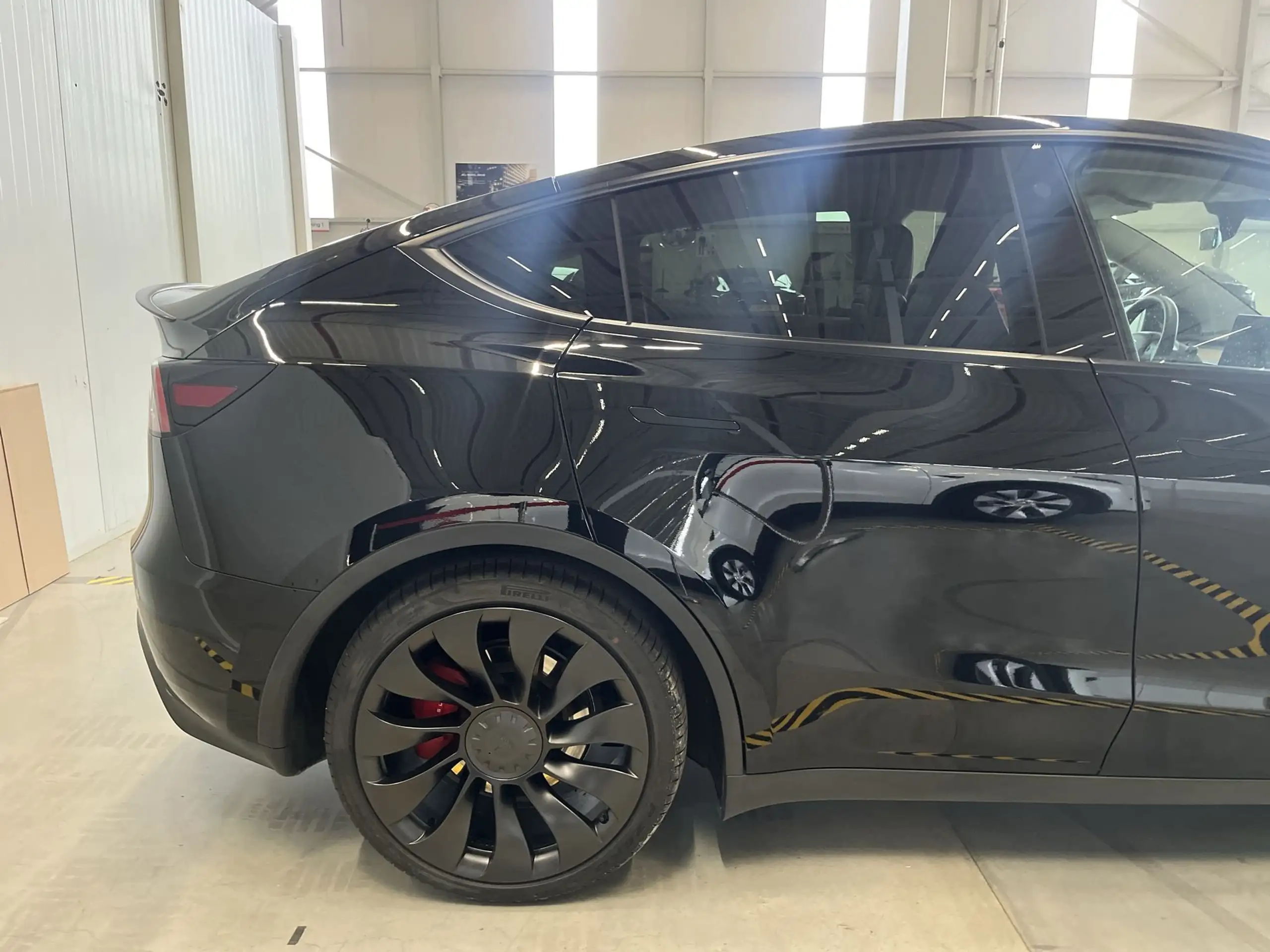 Tesla - Model Y