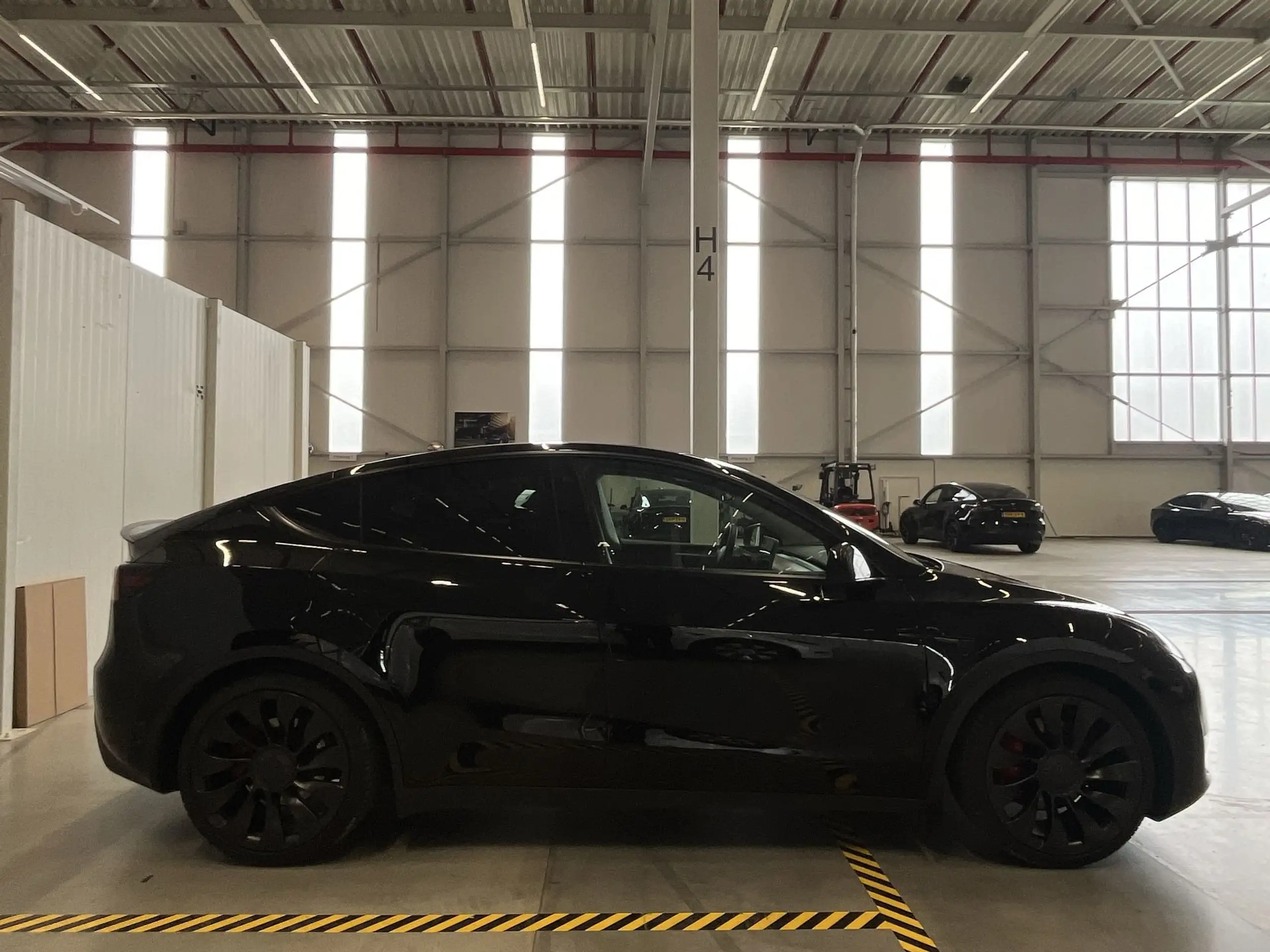 Tesla - Model Y