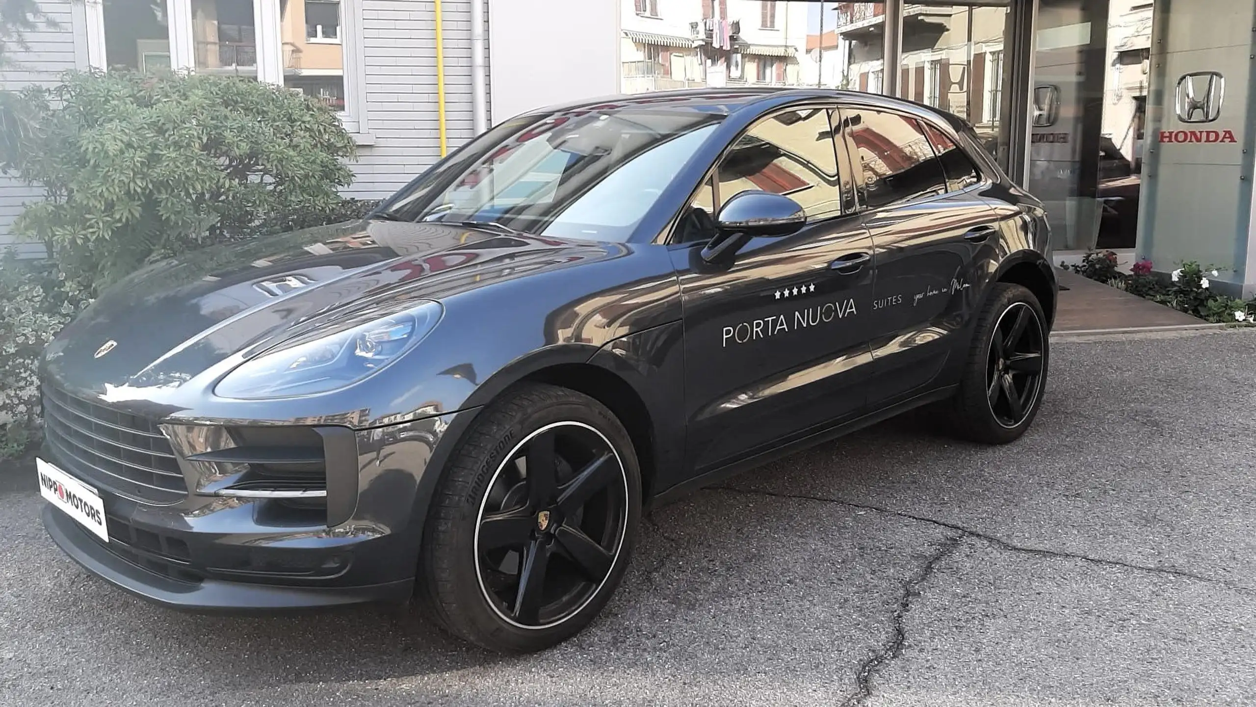 Porsche - Macan