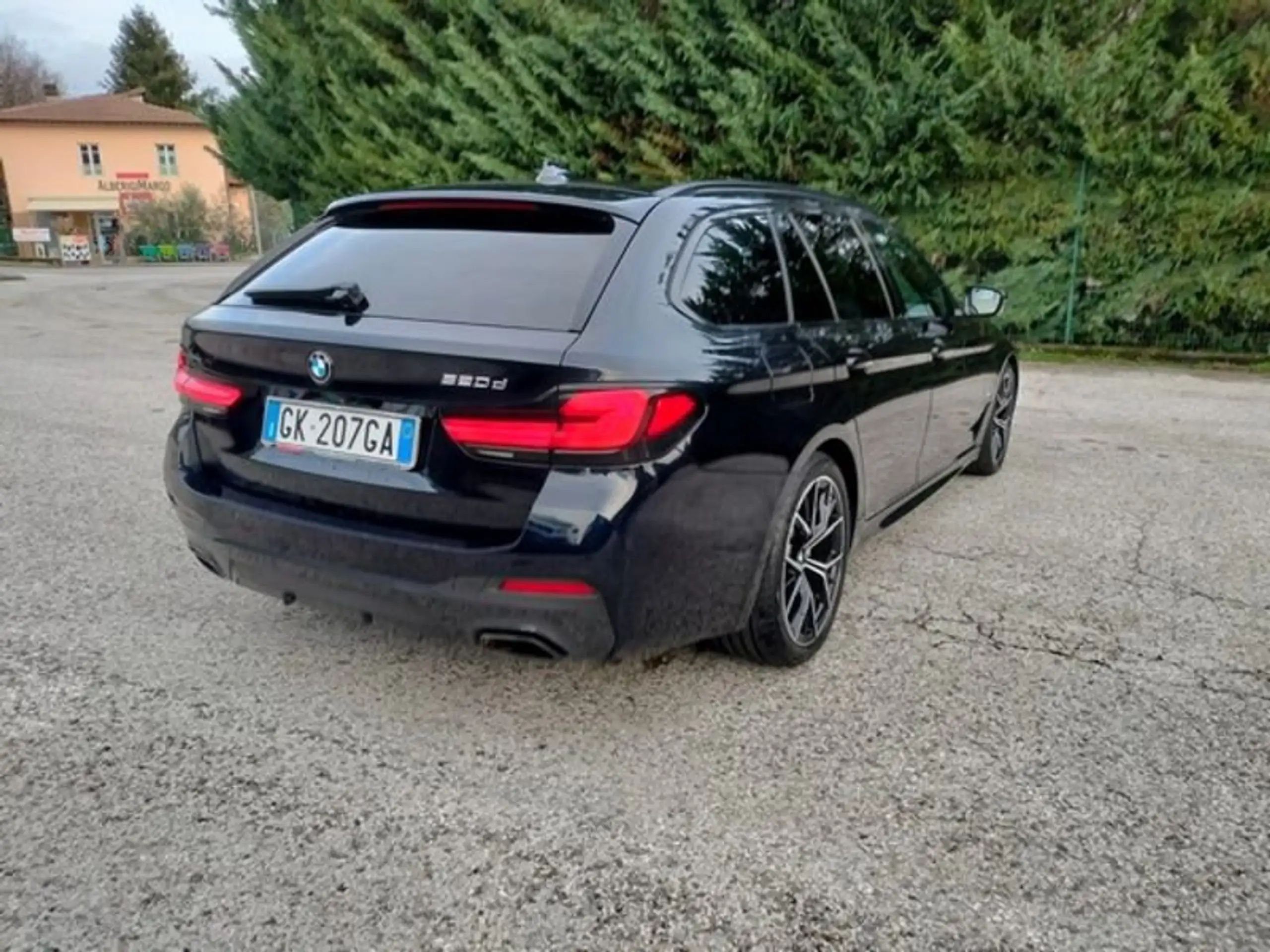 BMW - 520