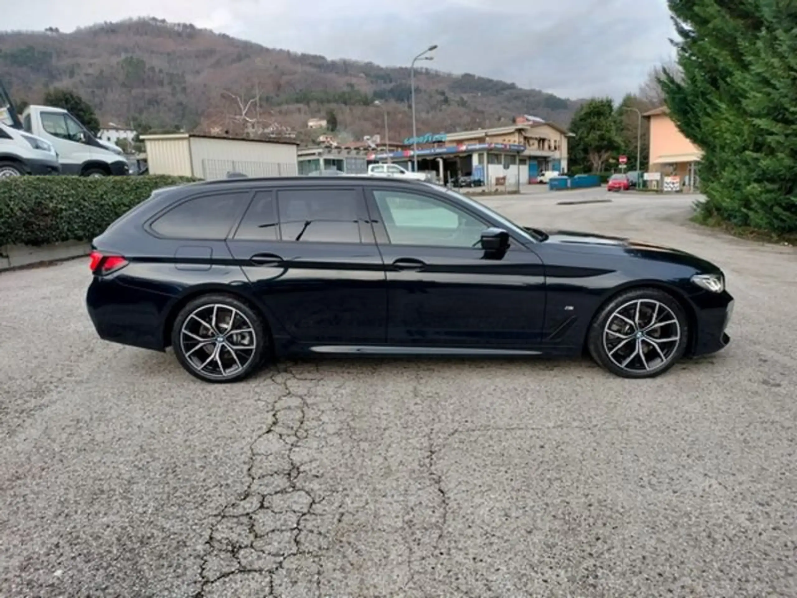 BMW - 520