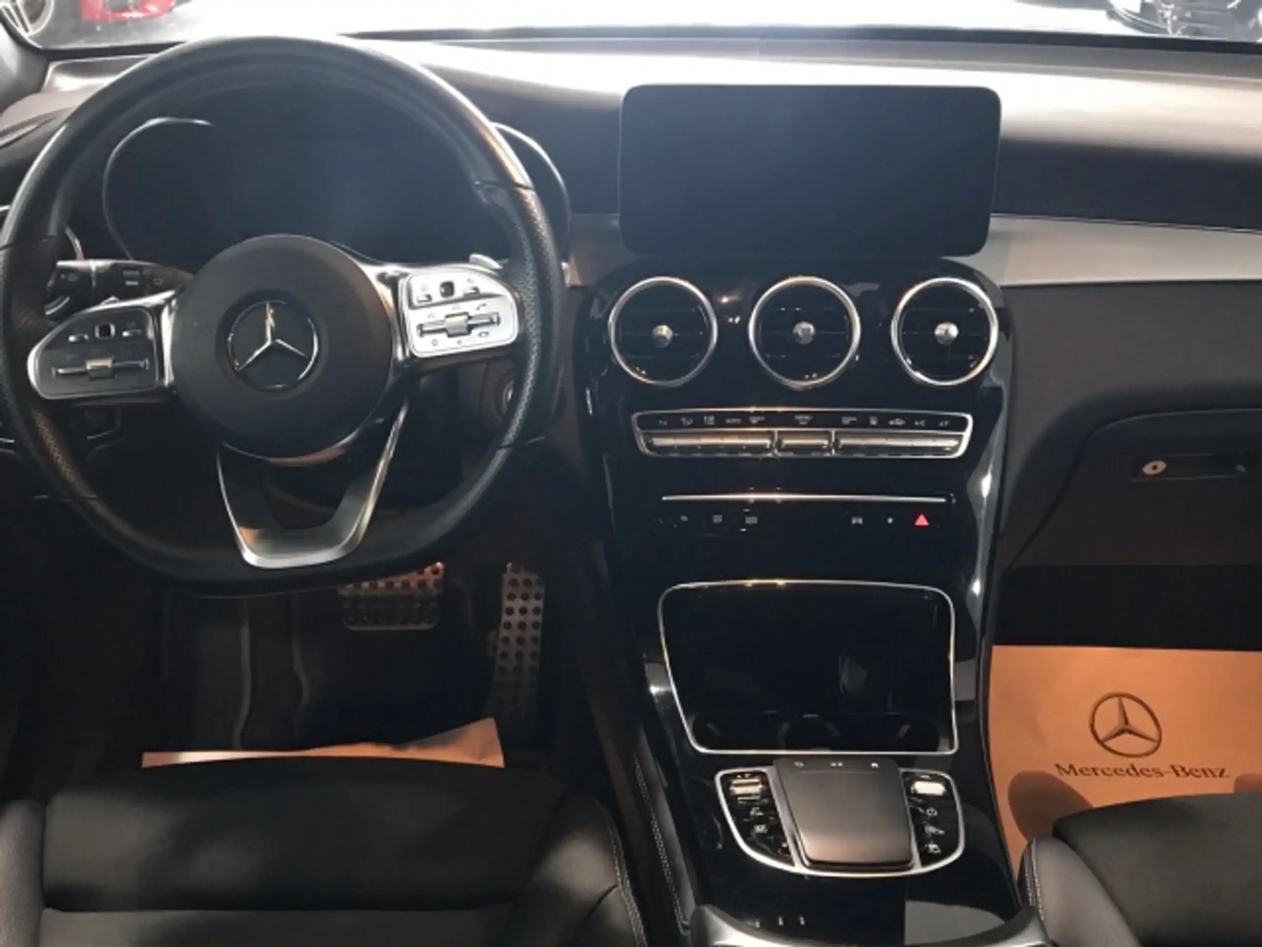 Mercedes-Benz - GLC 300