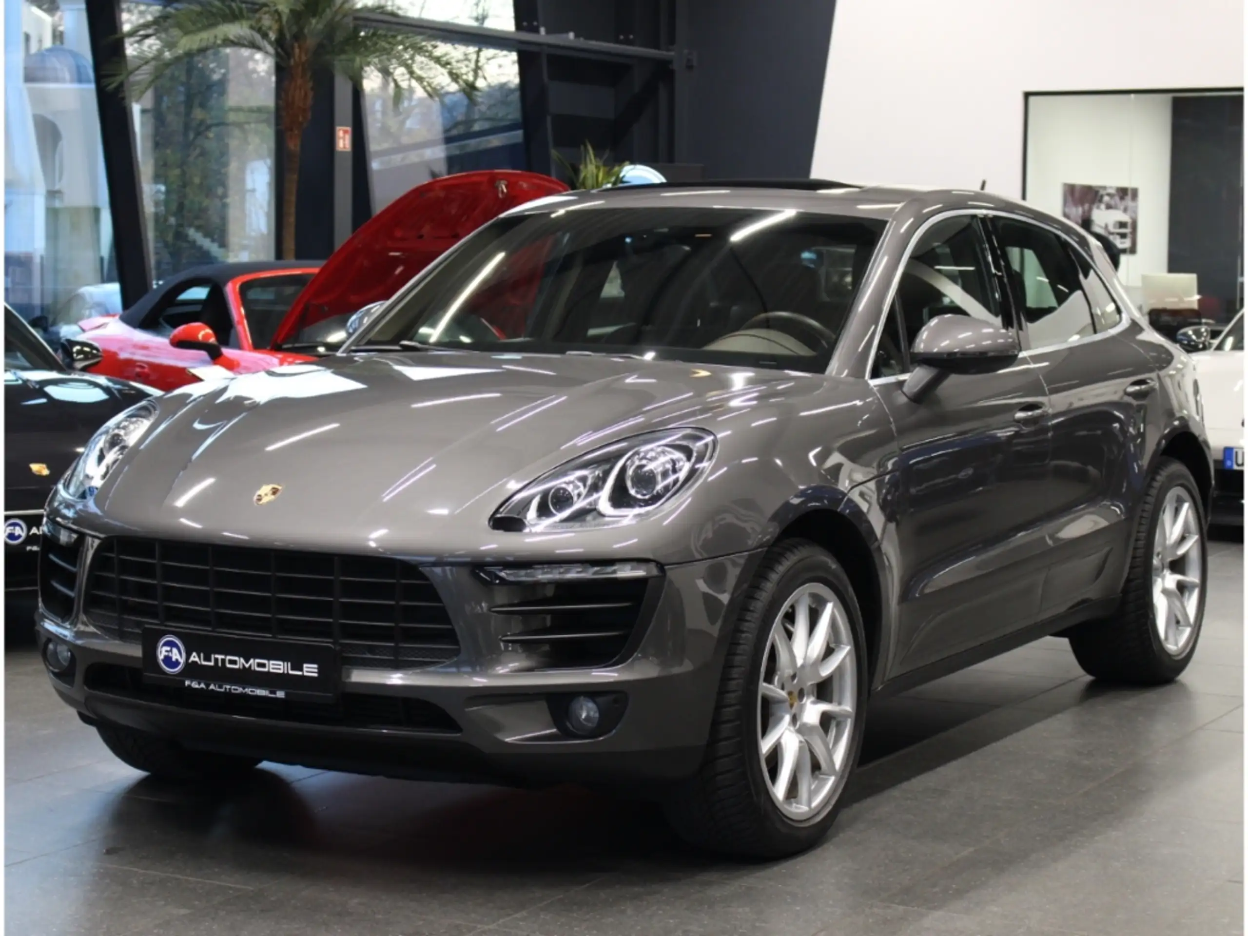 Porsche - Macan