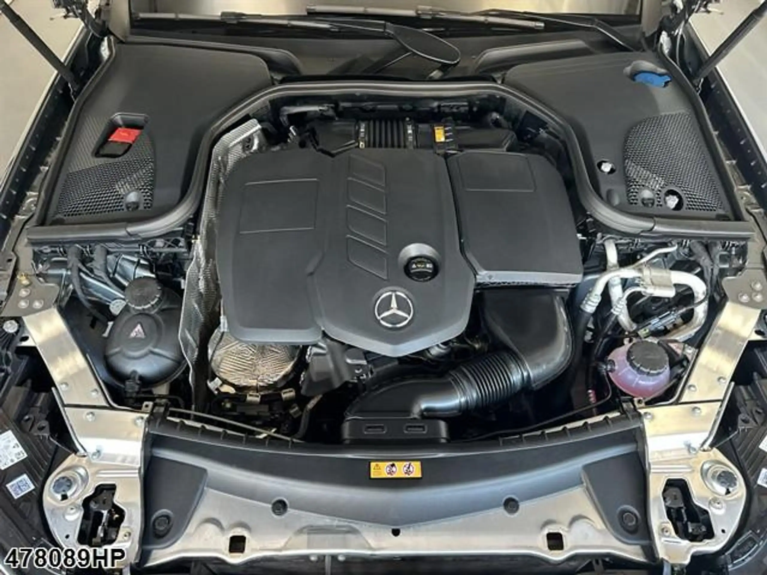 Mercedes-Benz - E 220