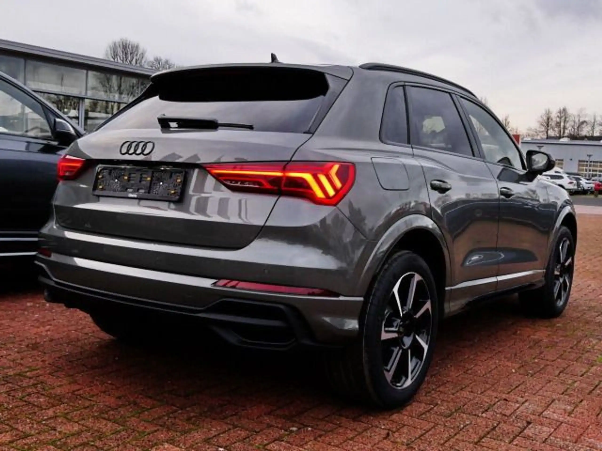 Audi - Q3