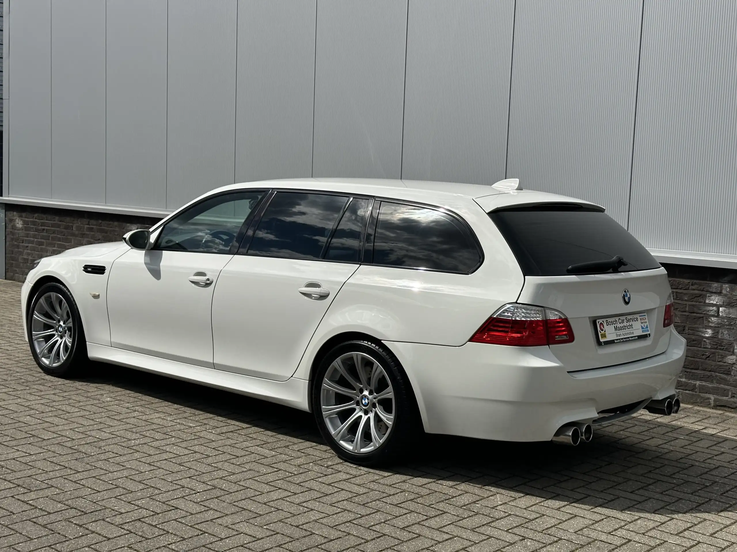 BMW - M5