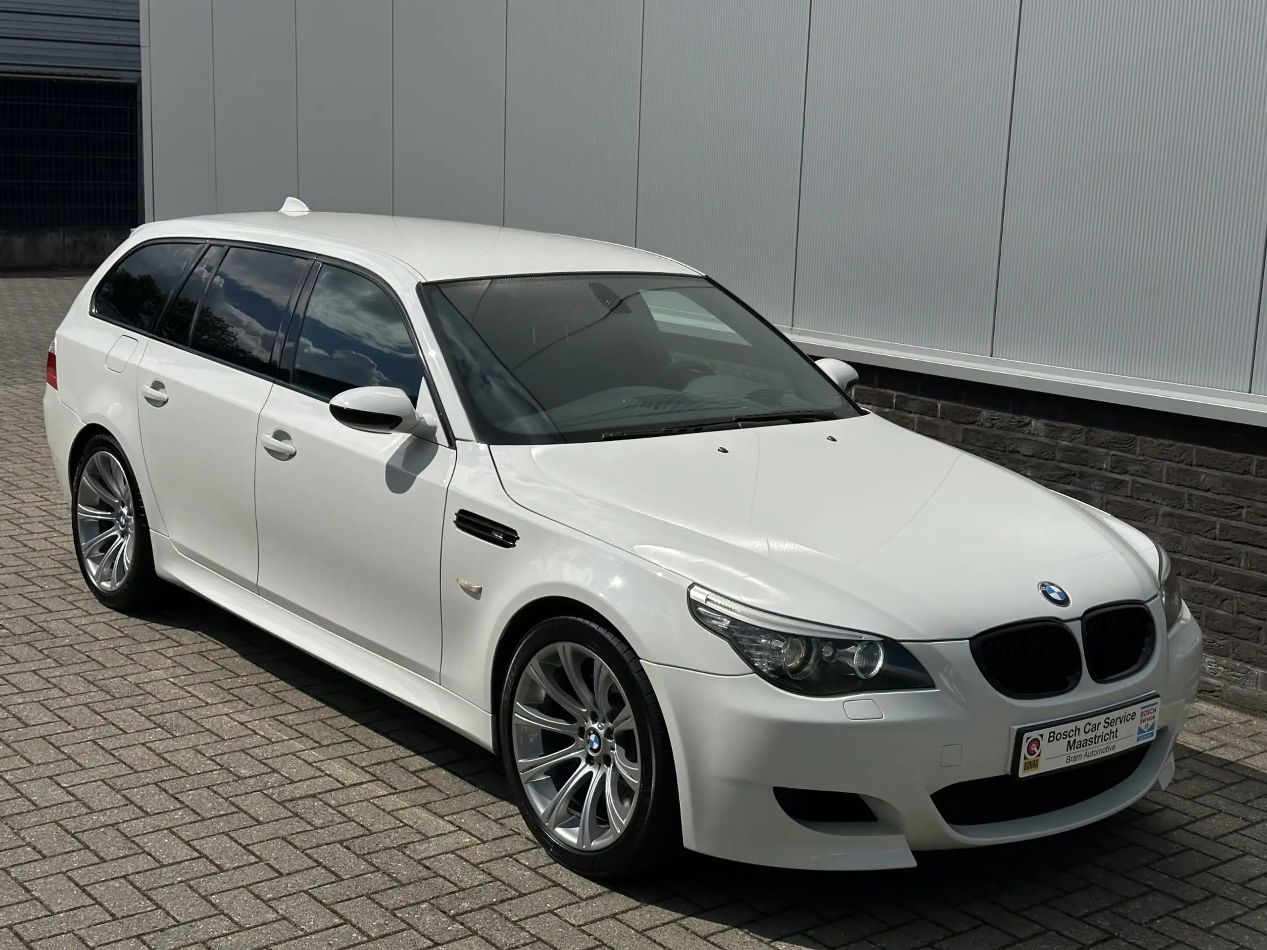 BMW - M5