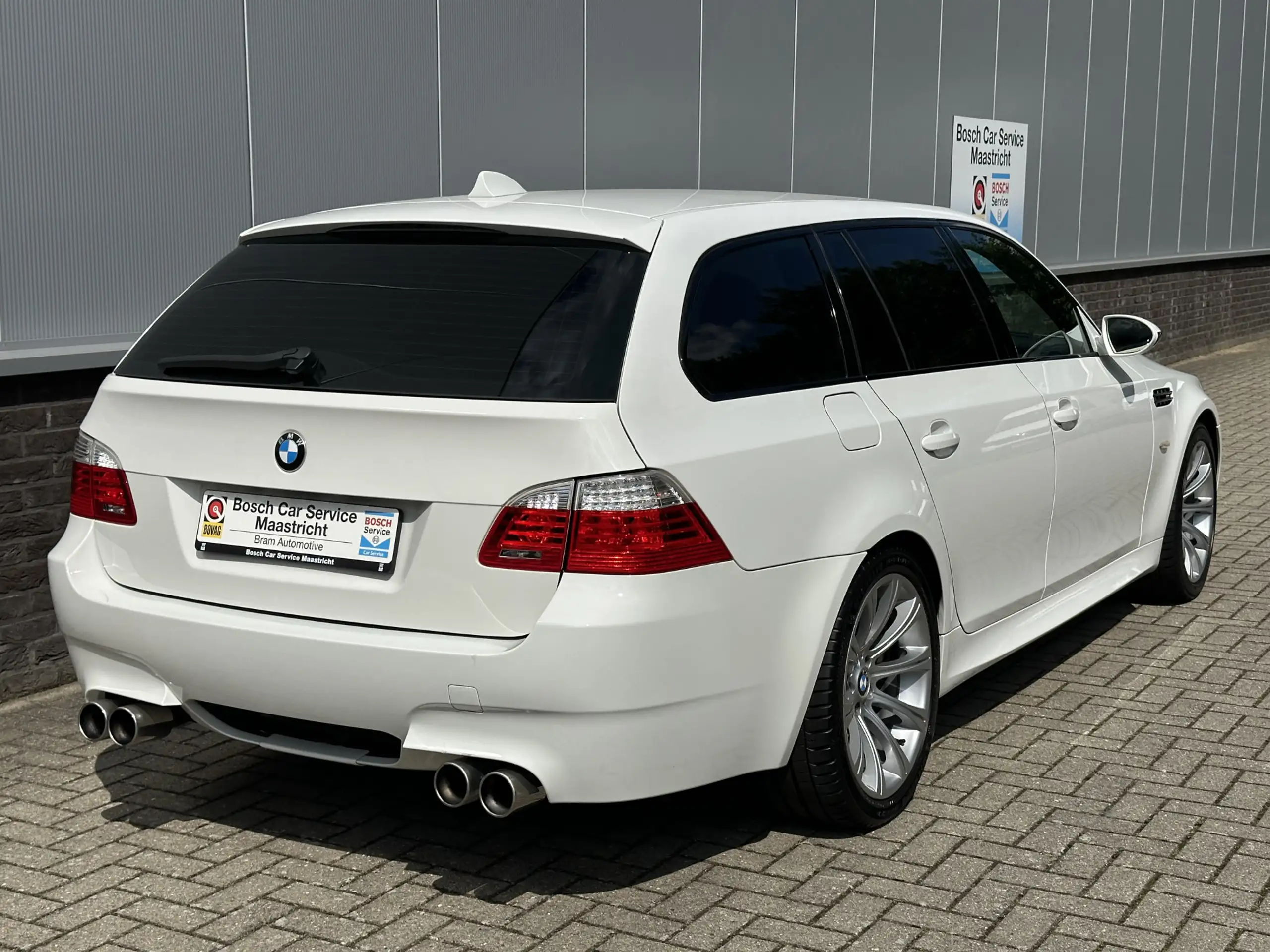 BMW - M5