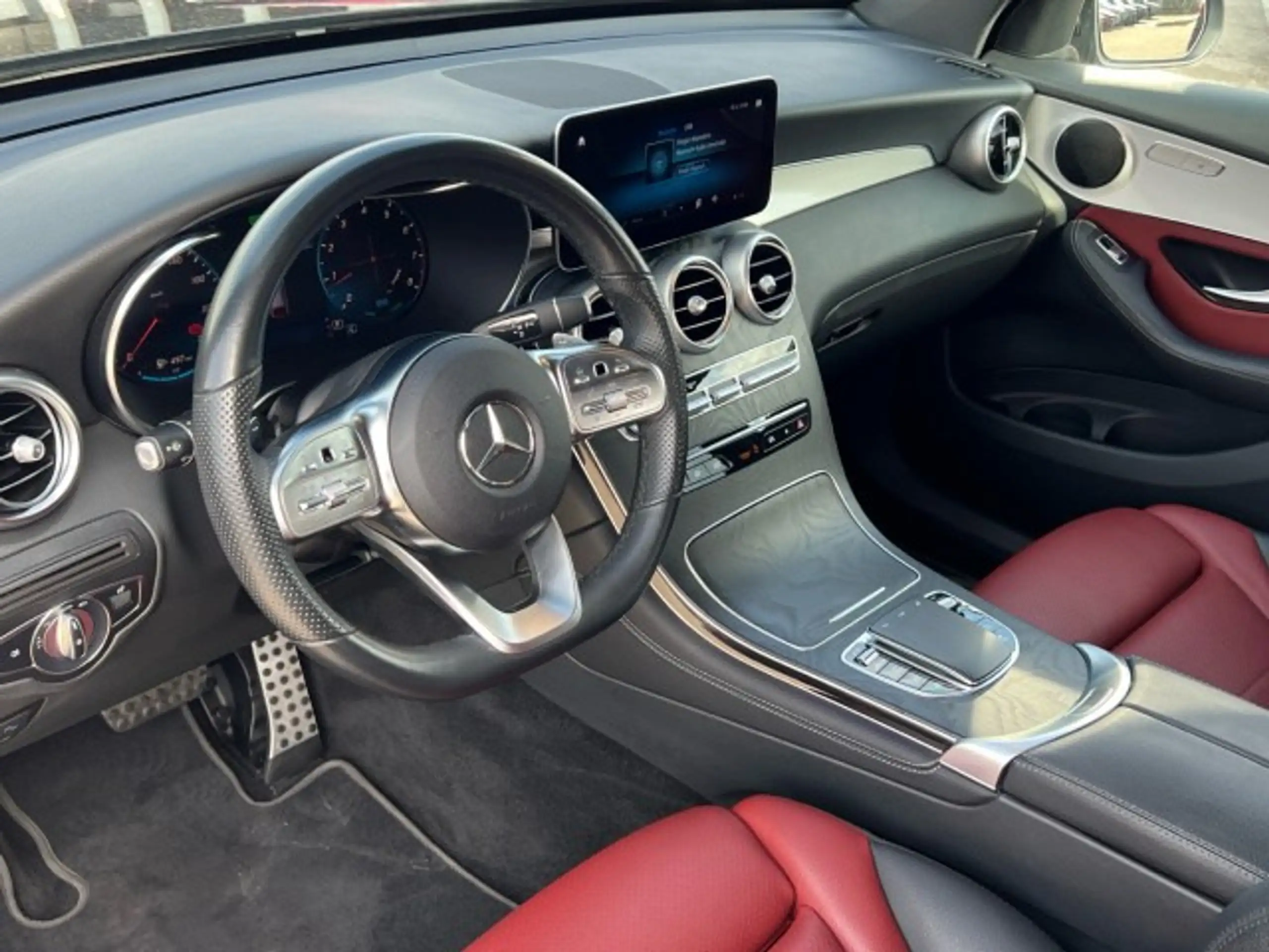 Mercedes-Benz - GLC 200