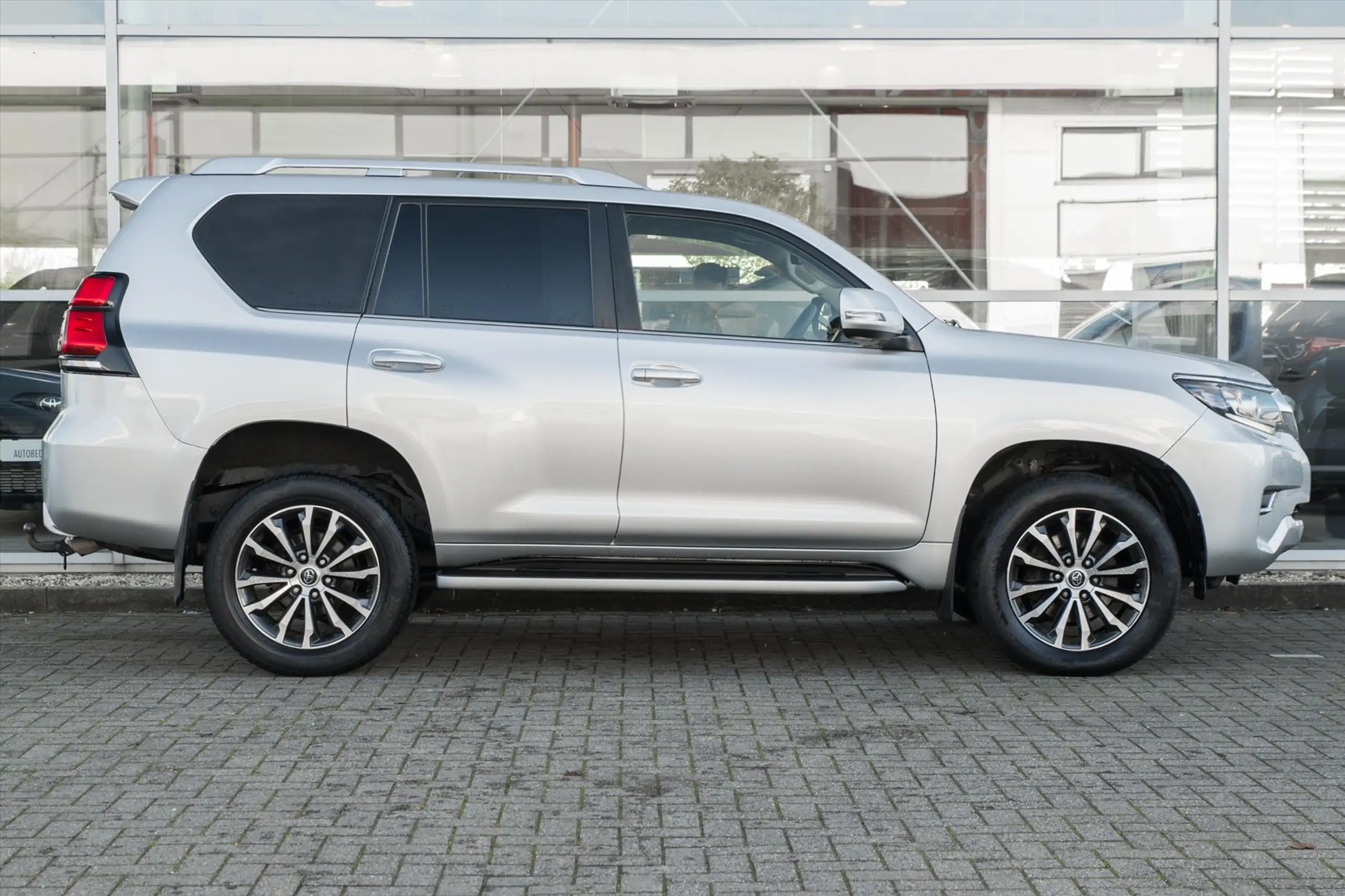 Toyota - Land Cruiser