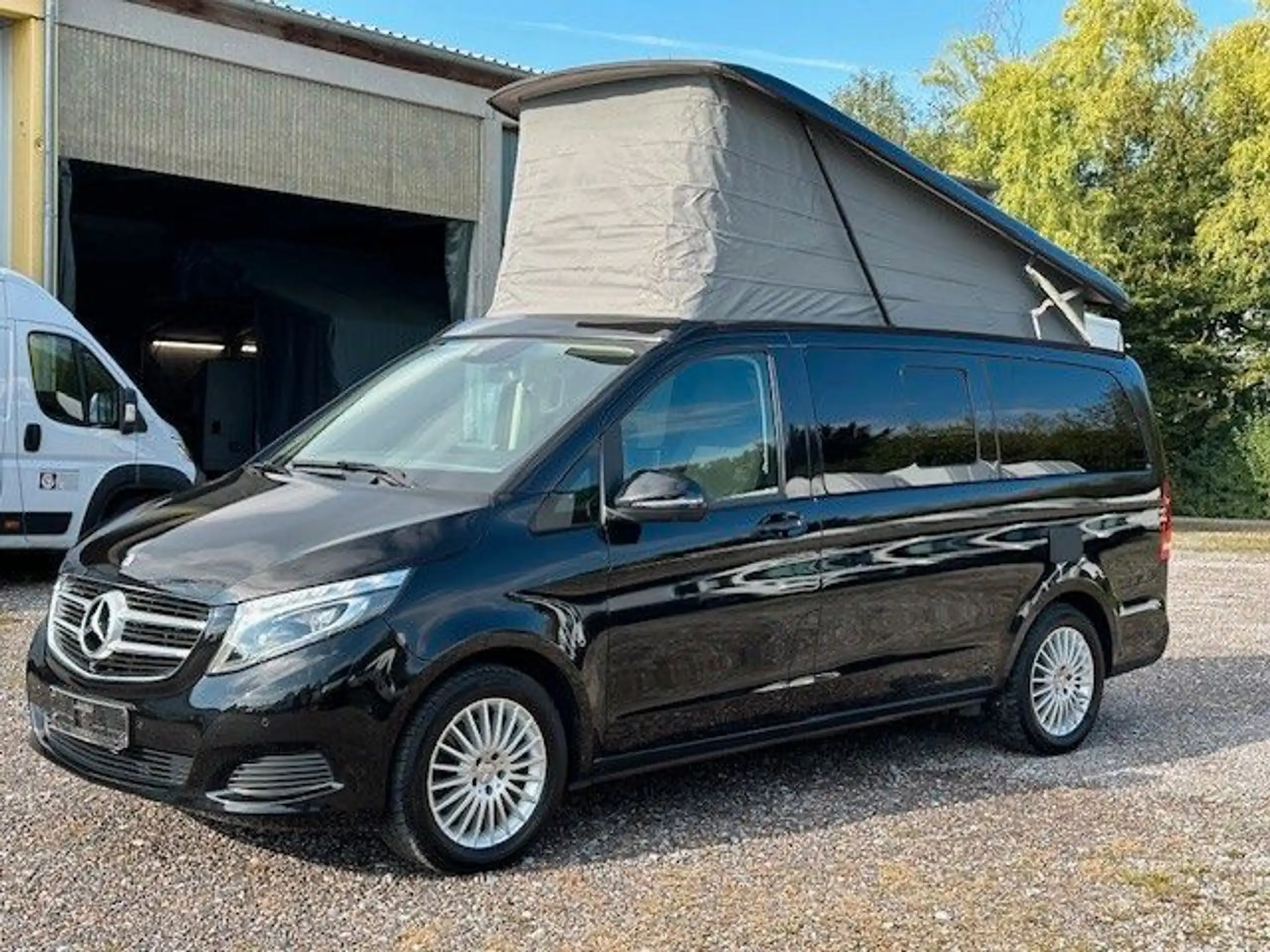 Mercedes-Benz - V 250