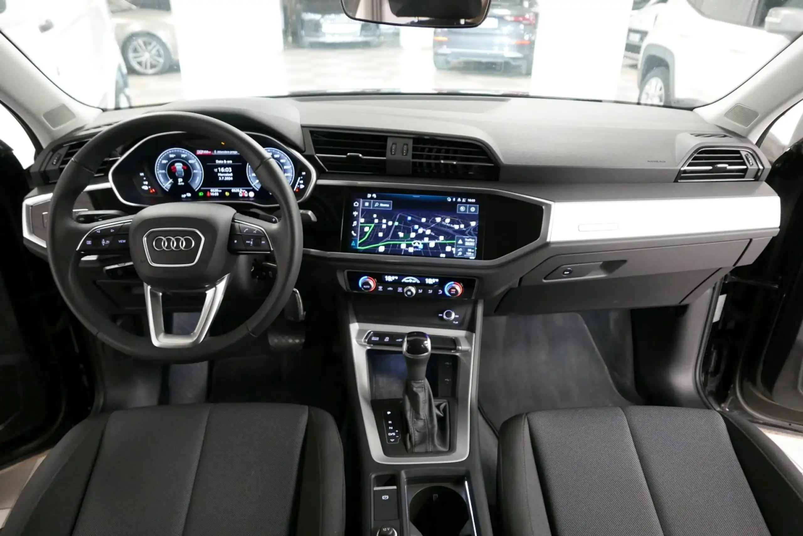 Audi - Q3