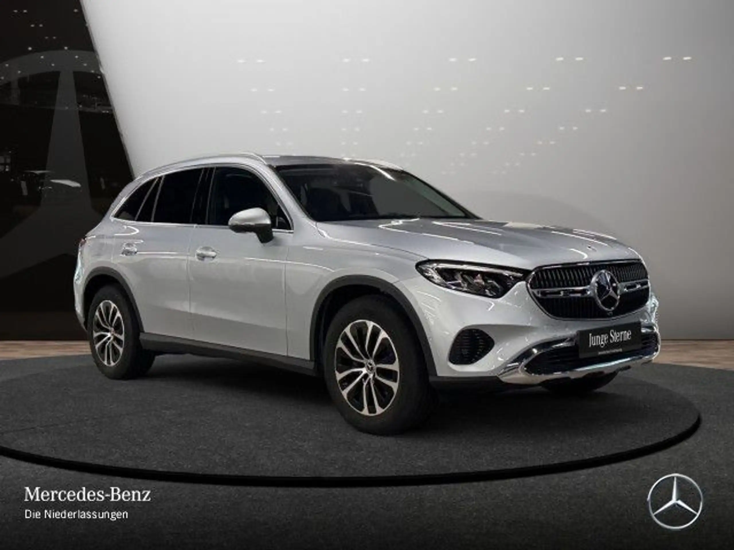 Mercedes-Benz - GLC 200