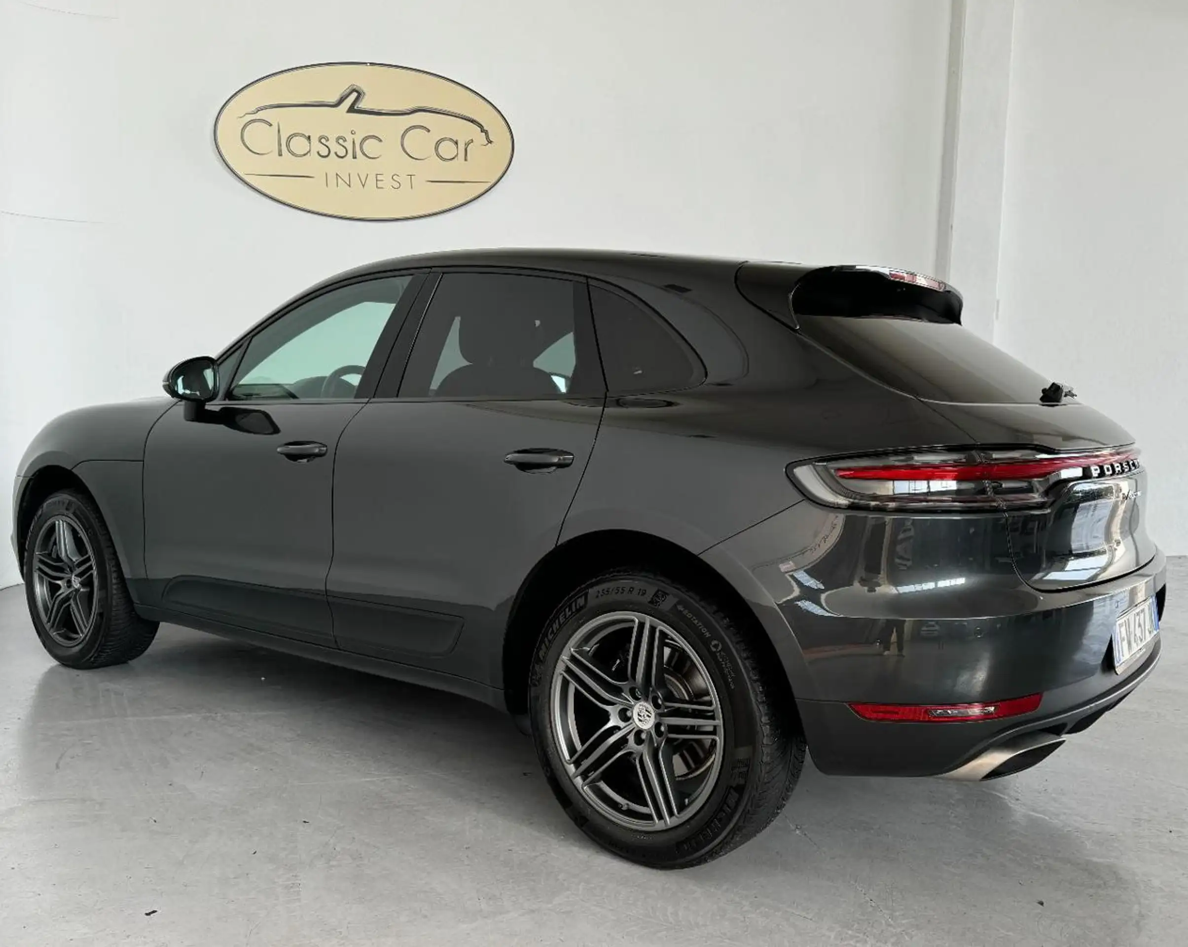 Porsche - Macan