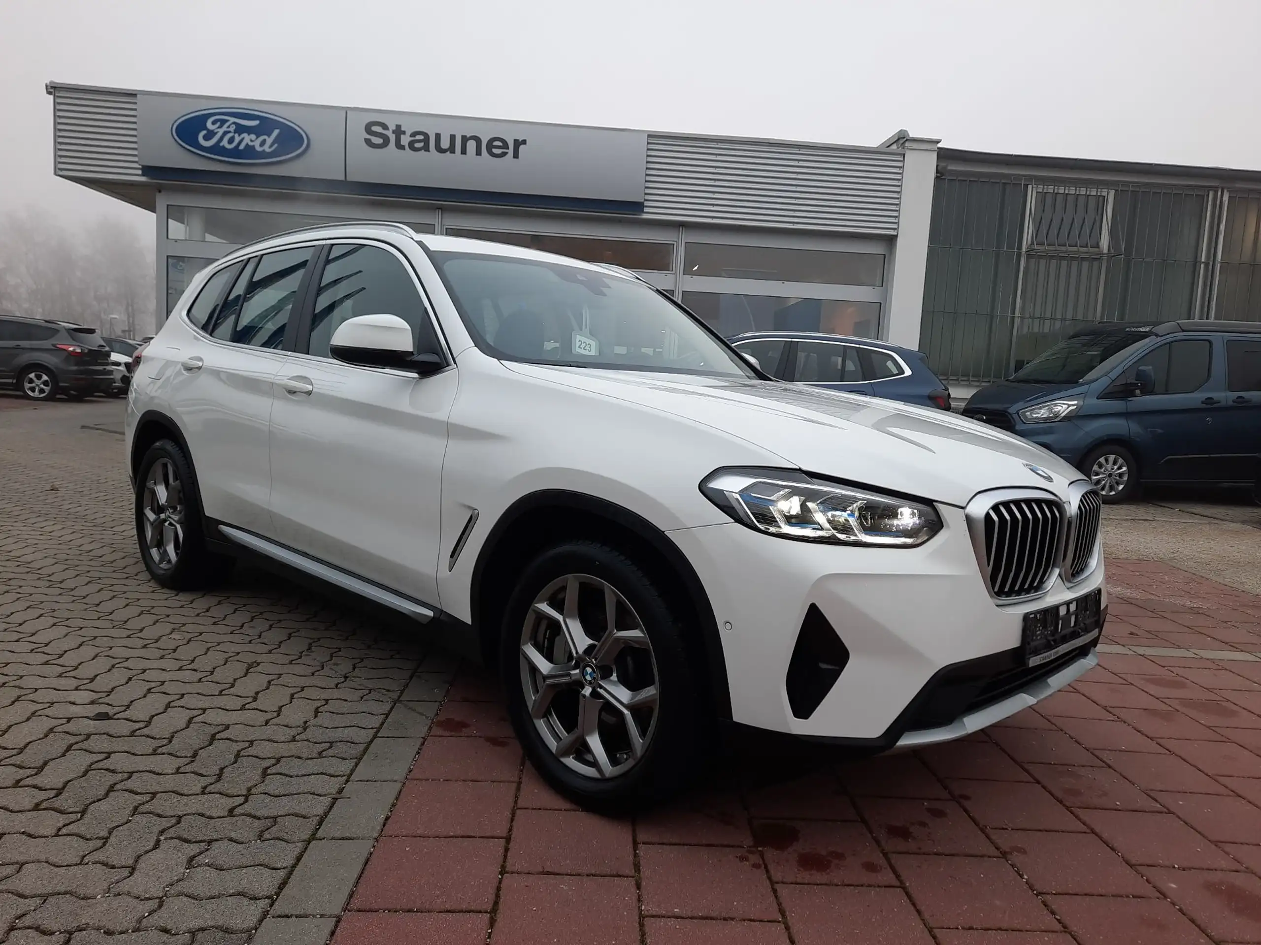 BMW - X3