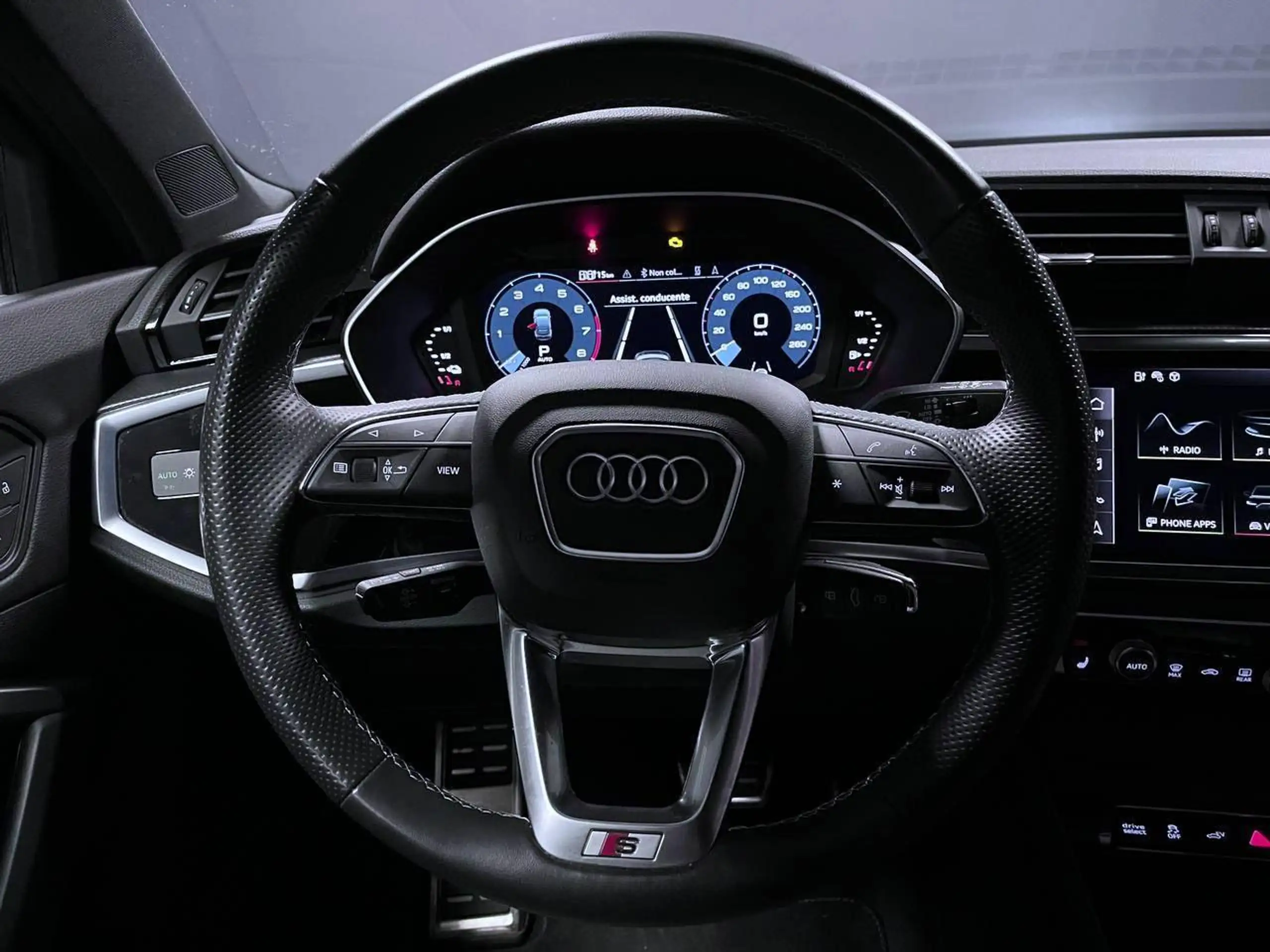 Audi - Q3