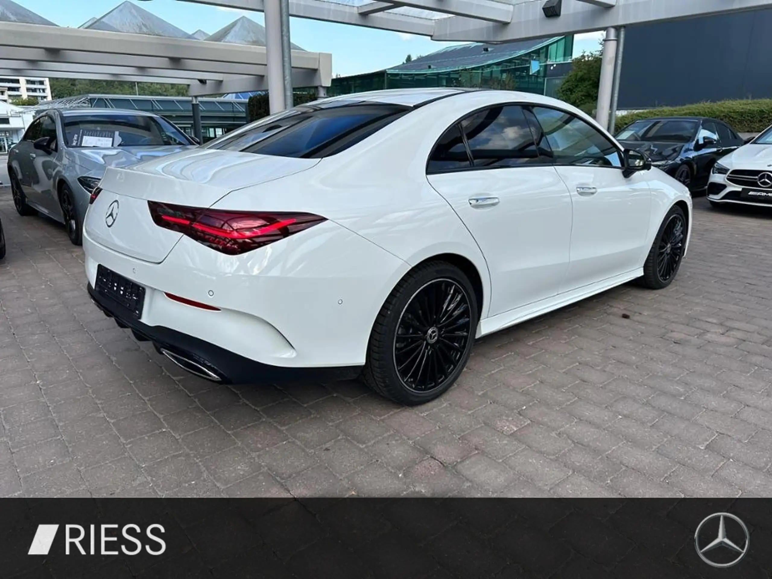 Mercedes-Benz - CLA 220