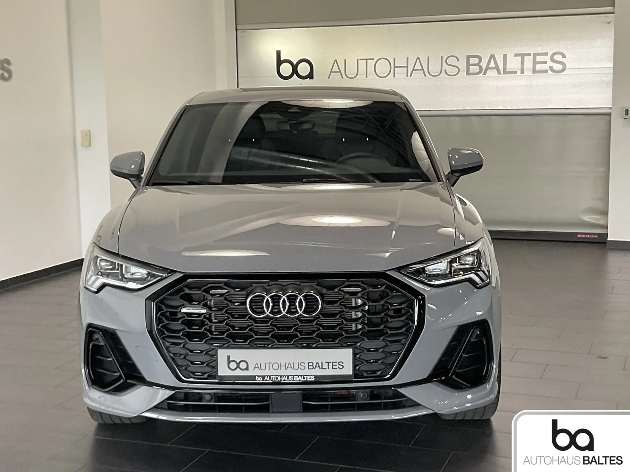 Audi - Q3