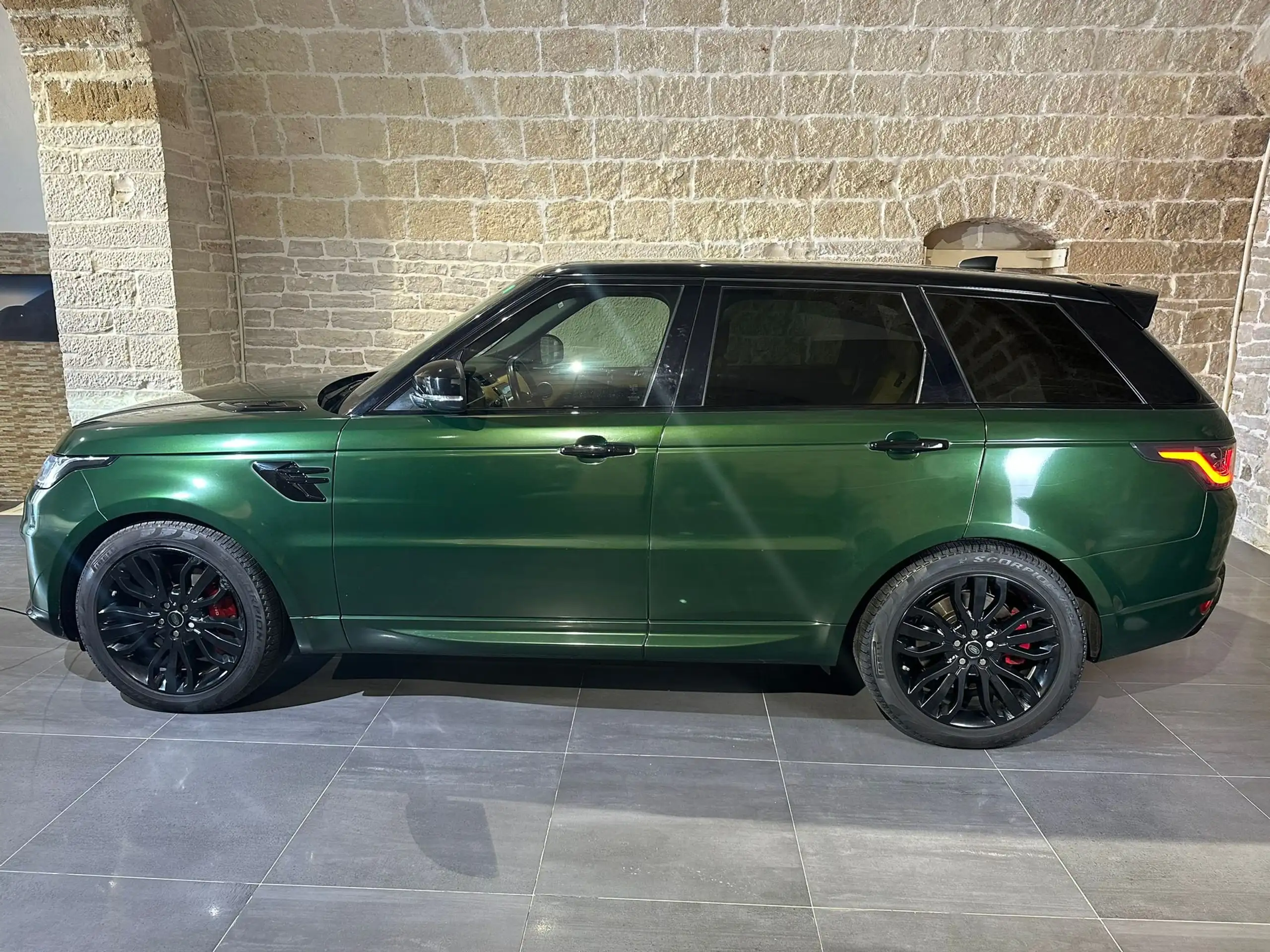 Land Rover - Range Rover Sport