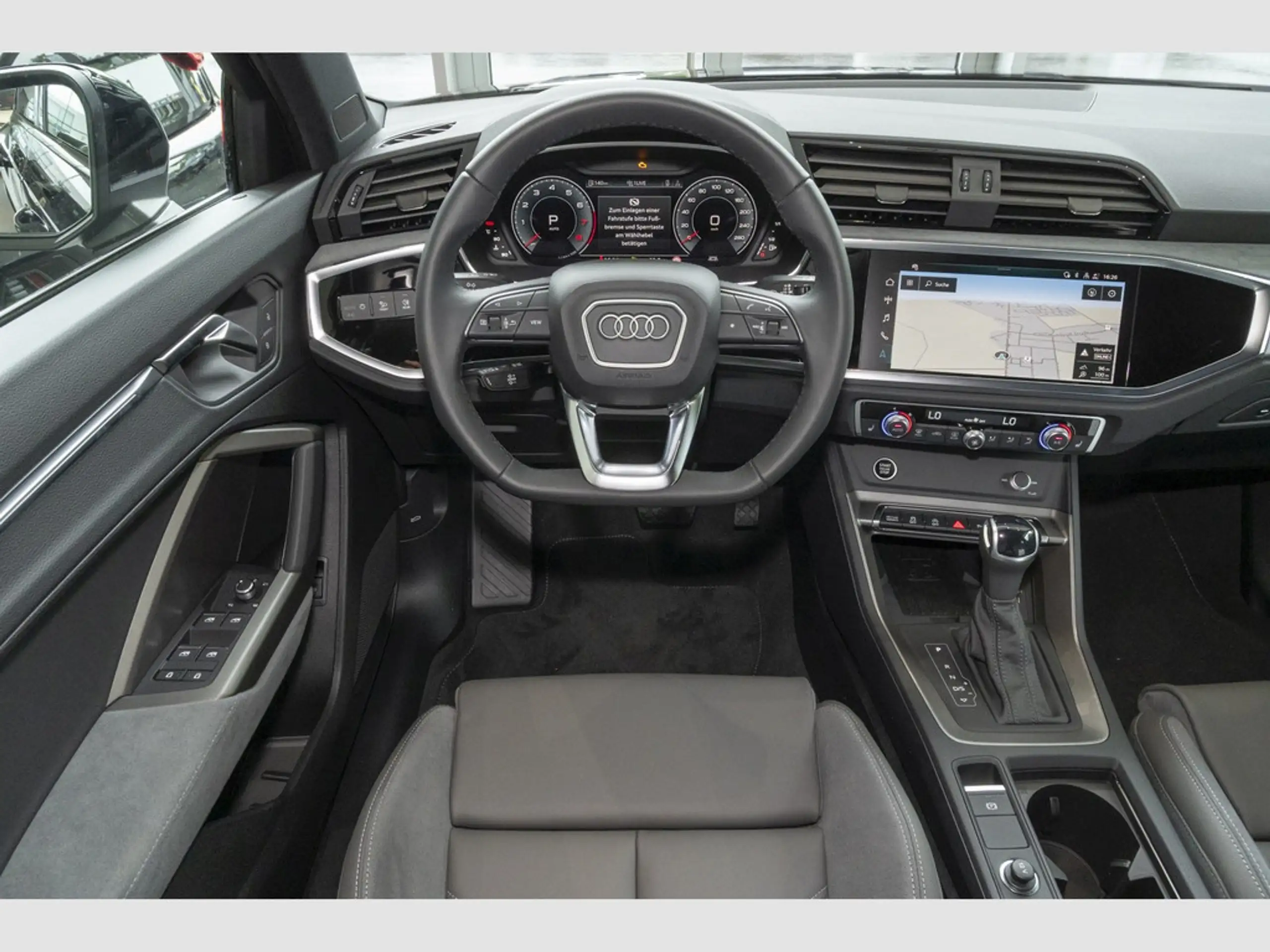 Audi - Q3