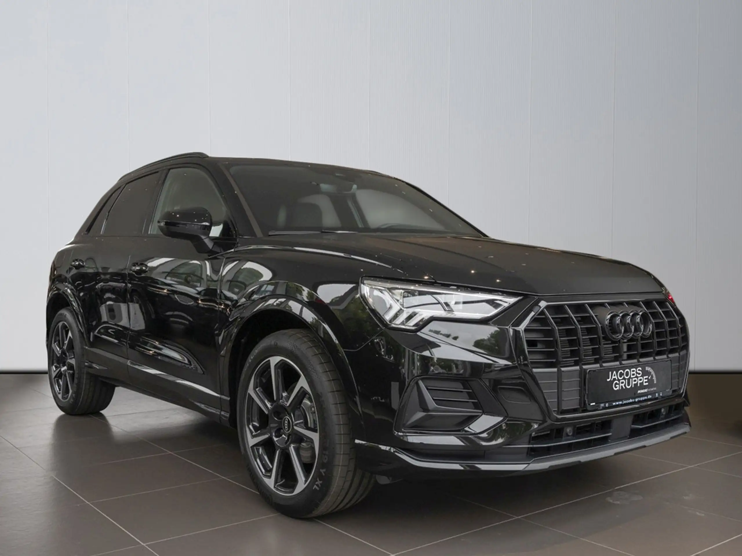 Audi - Q3