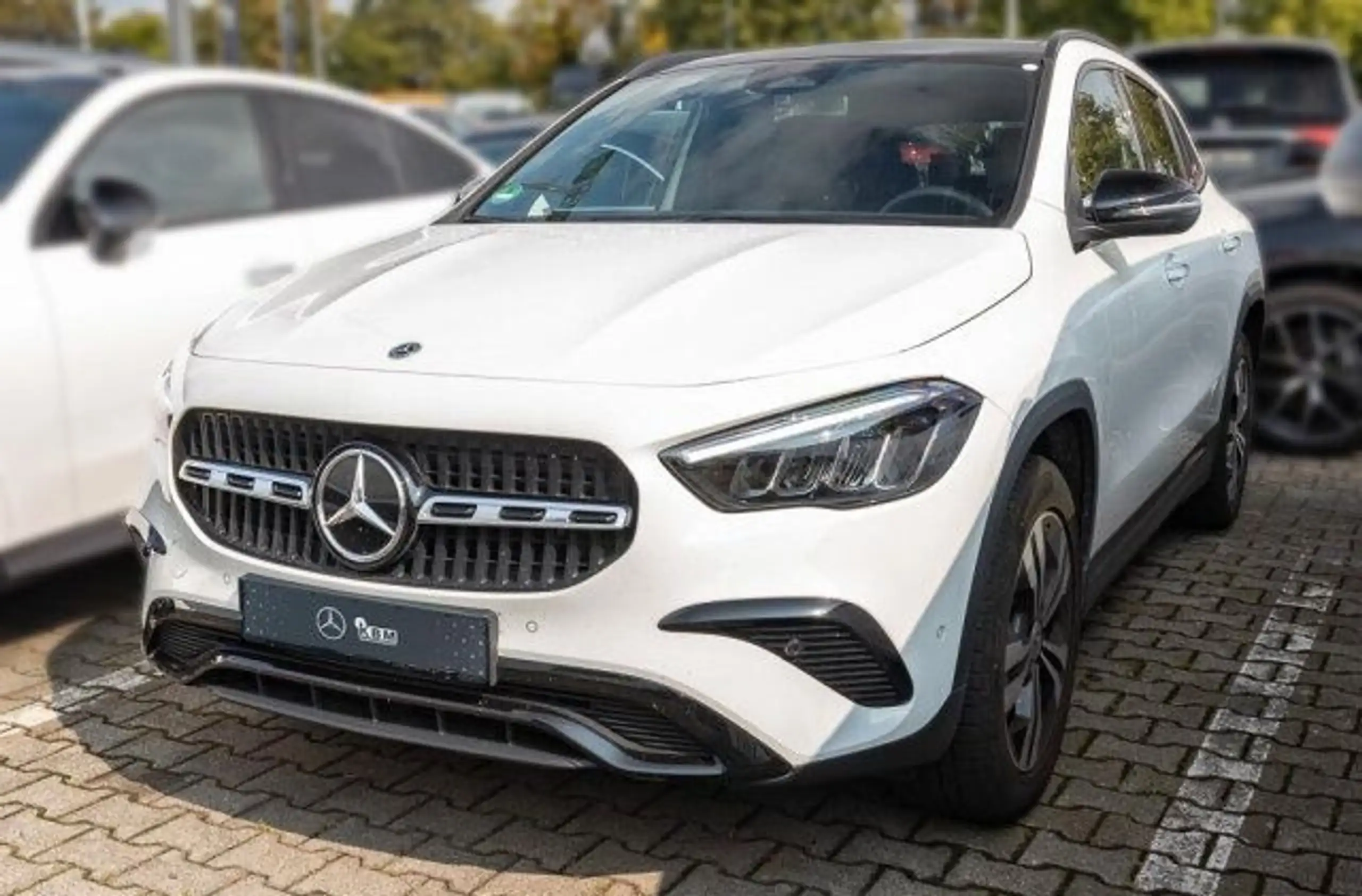 Mercedes-Benz - GLA 250