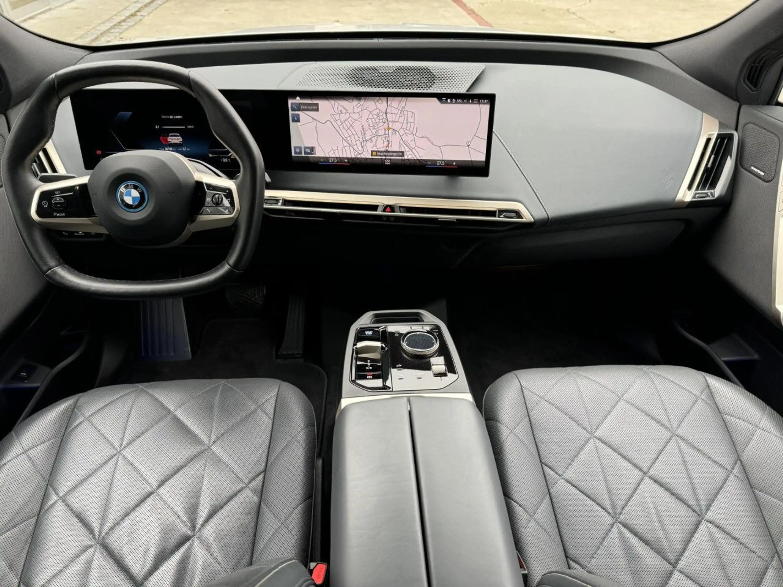 BMW - iX