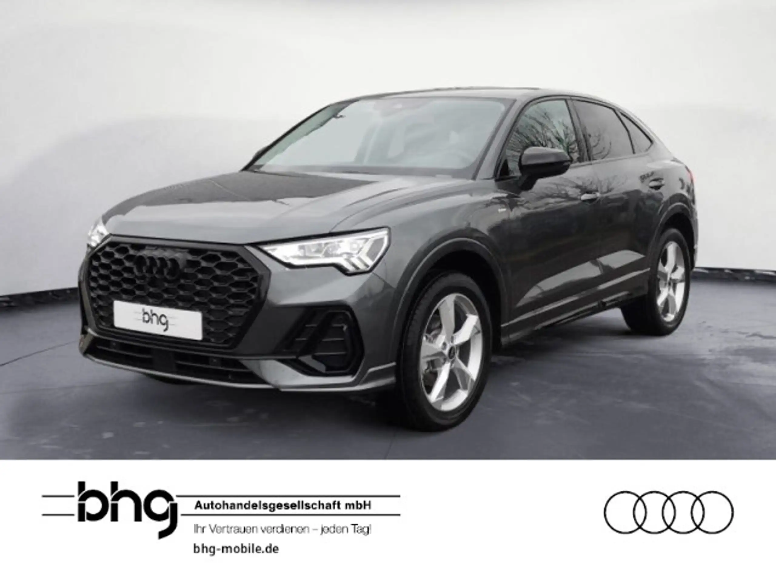 Audi - Q3