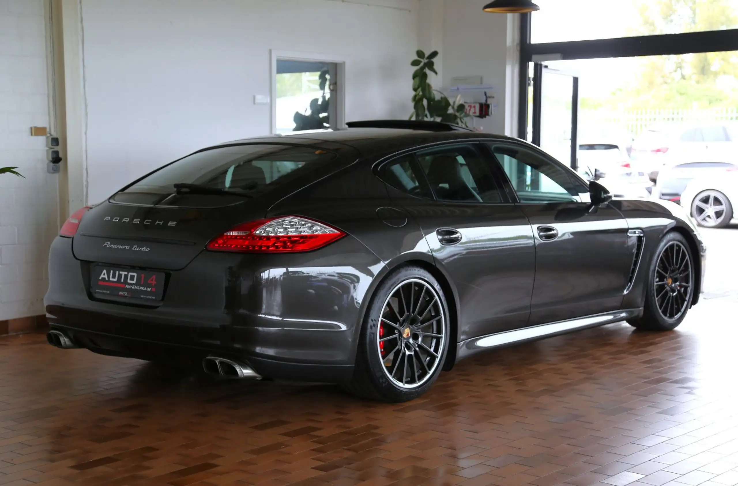 Porsche - Panamera