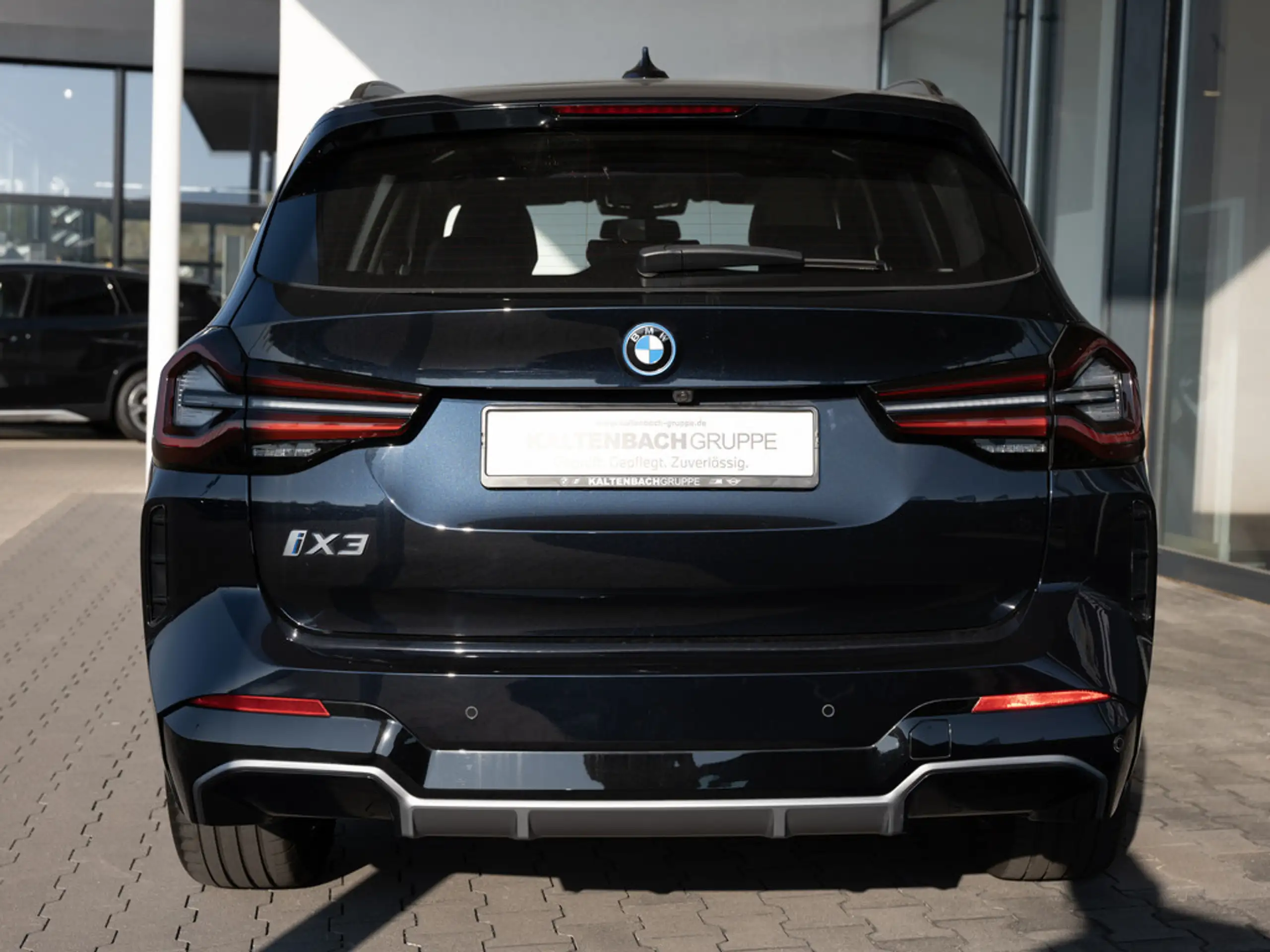 BMW - iX3