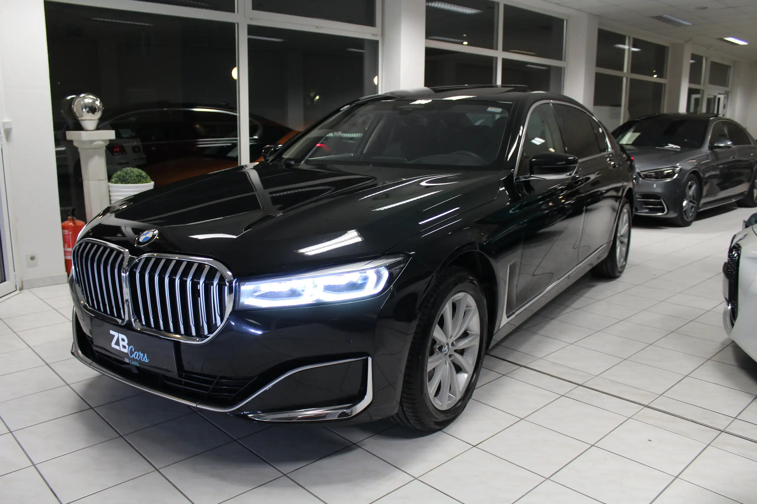 BMW - 740