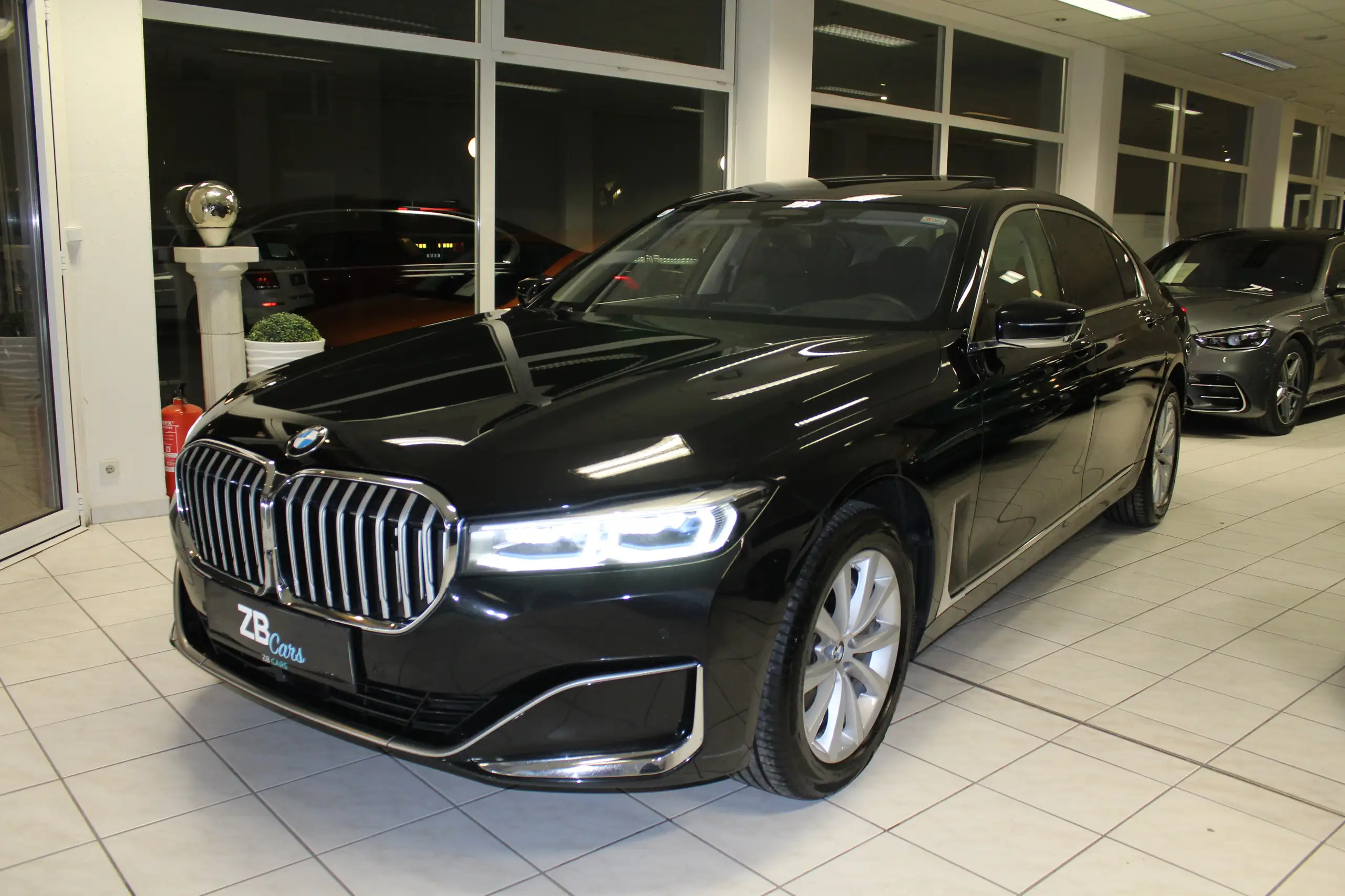 BMW - 740