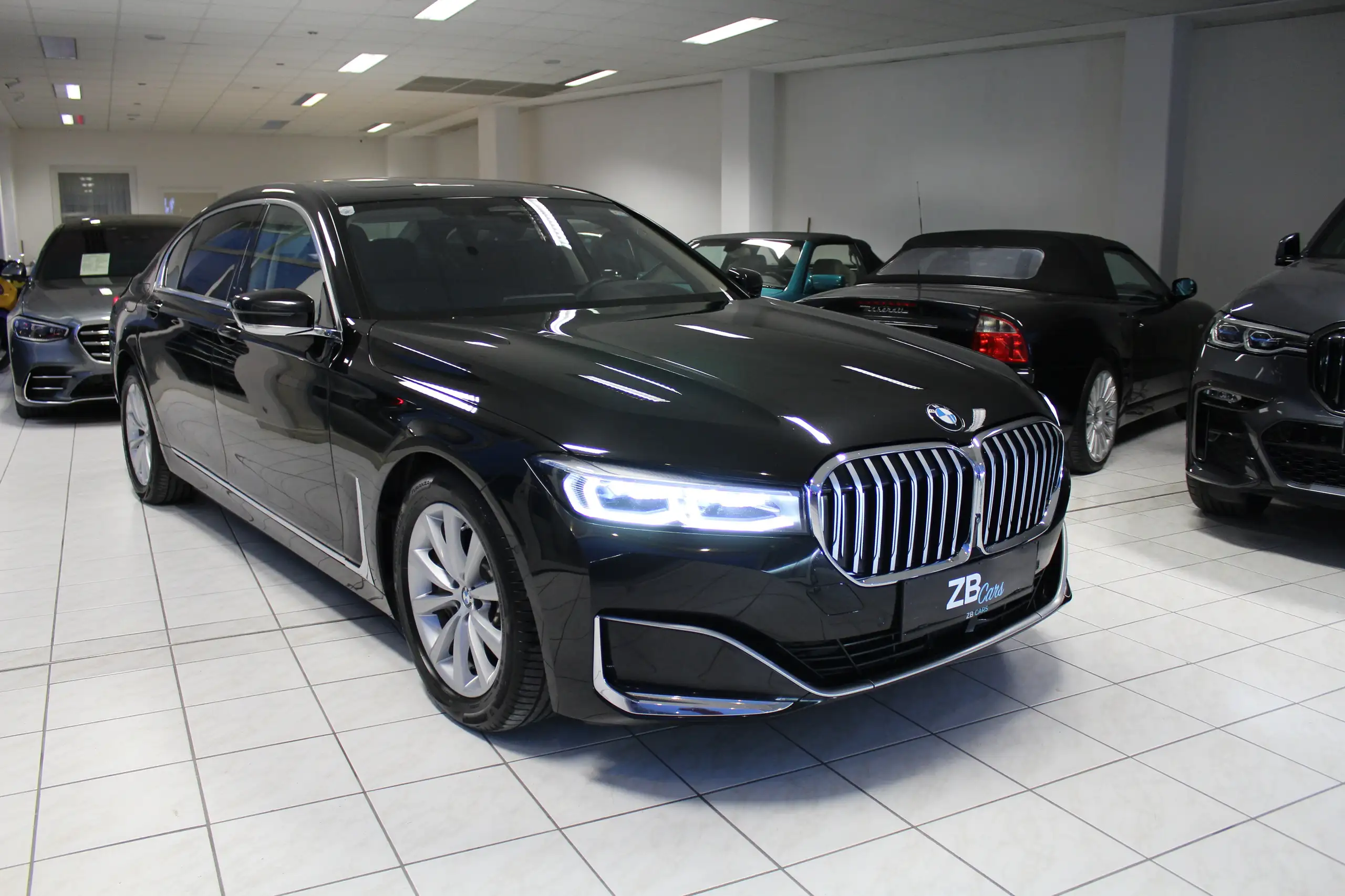 BMW - 740