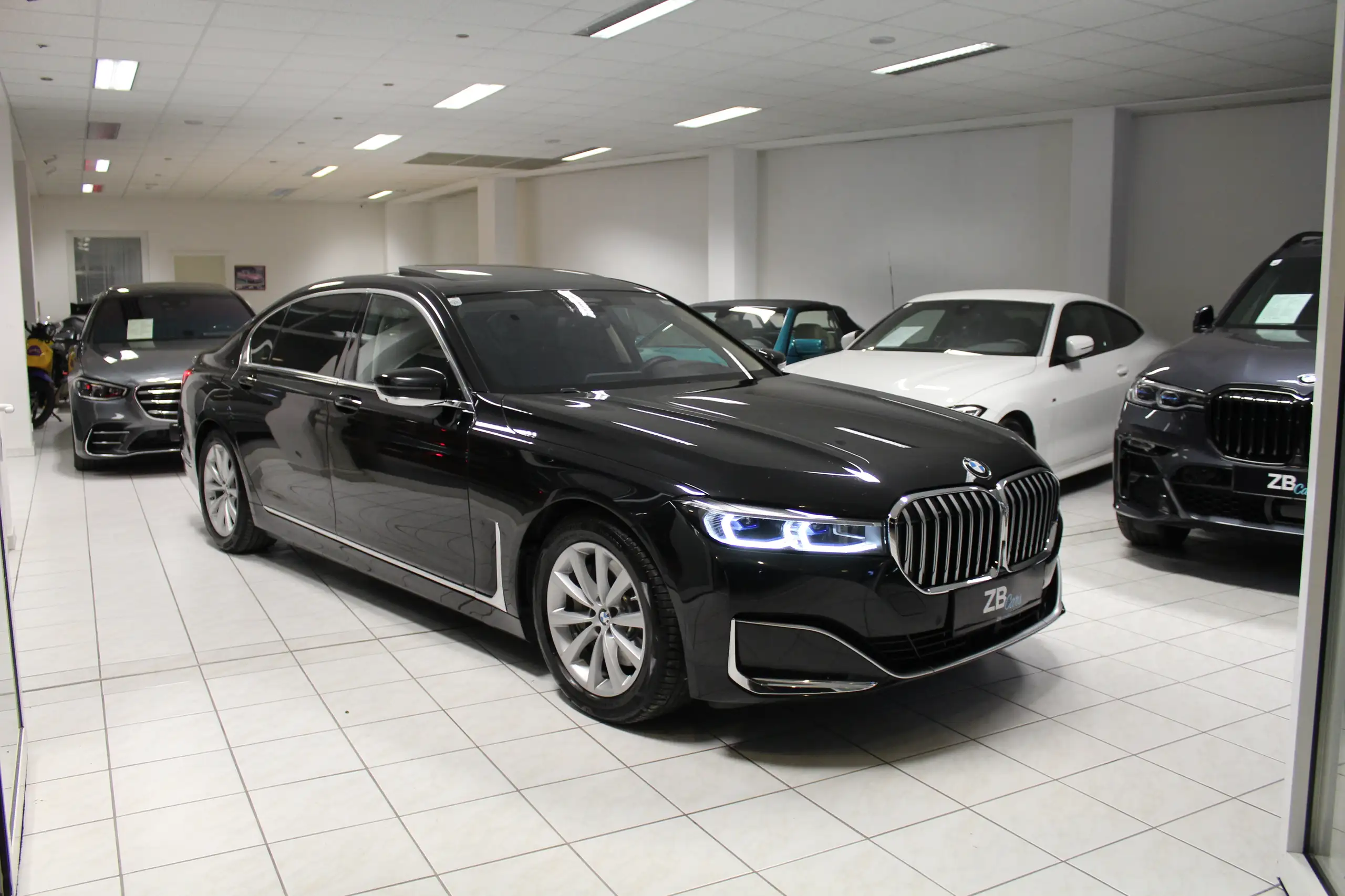 BMW - 740