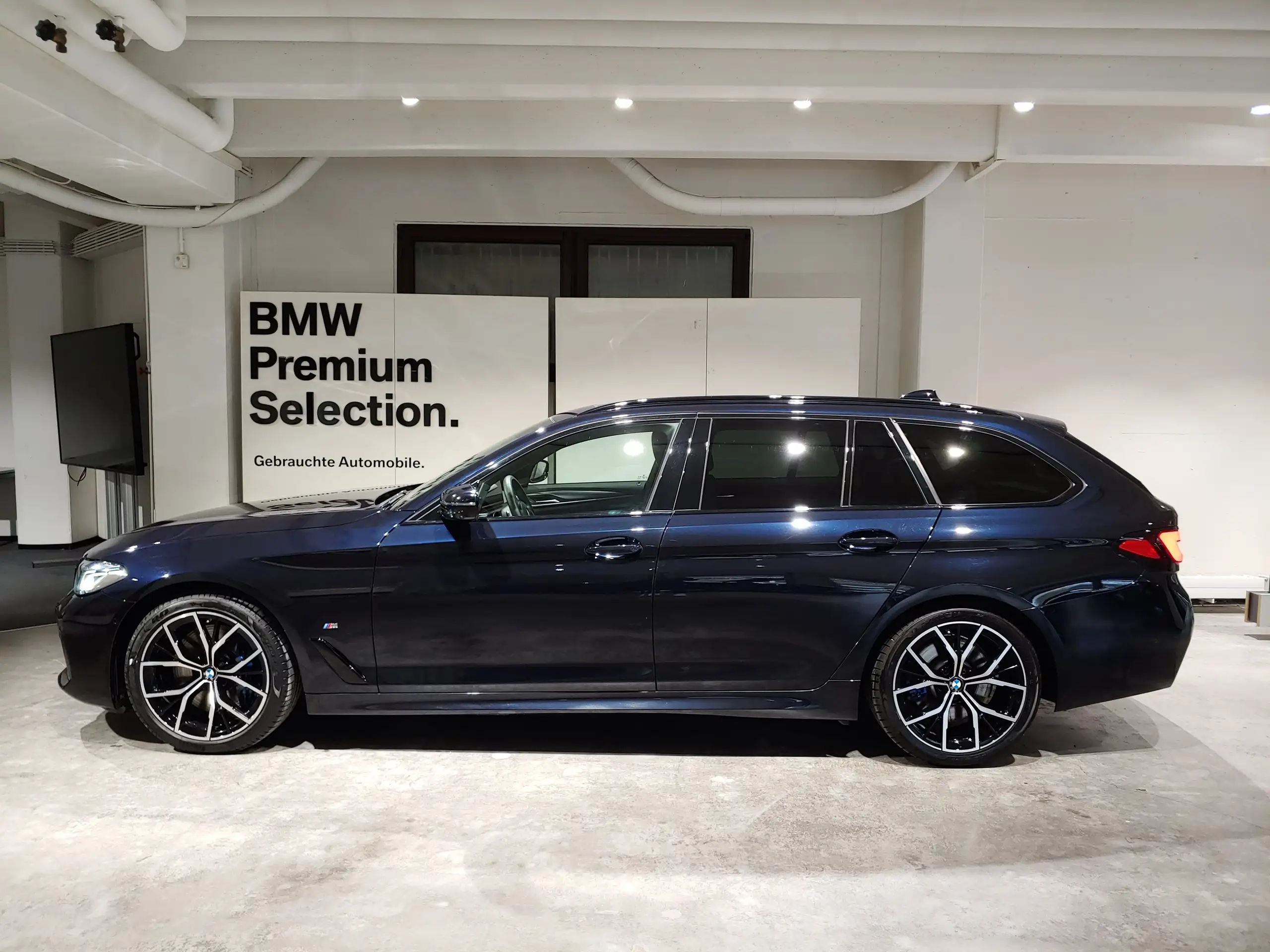 BMW - 530