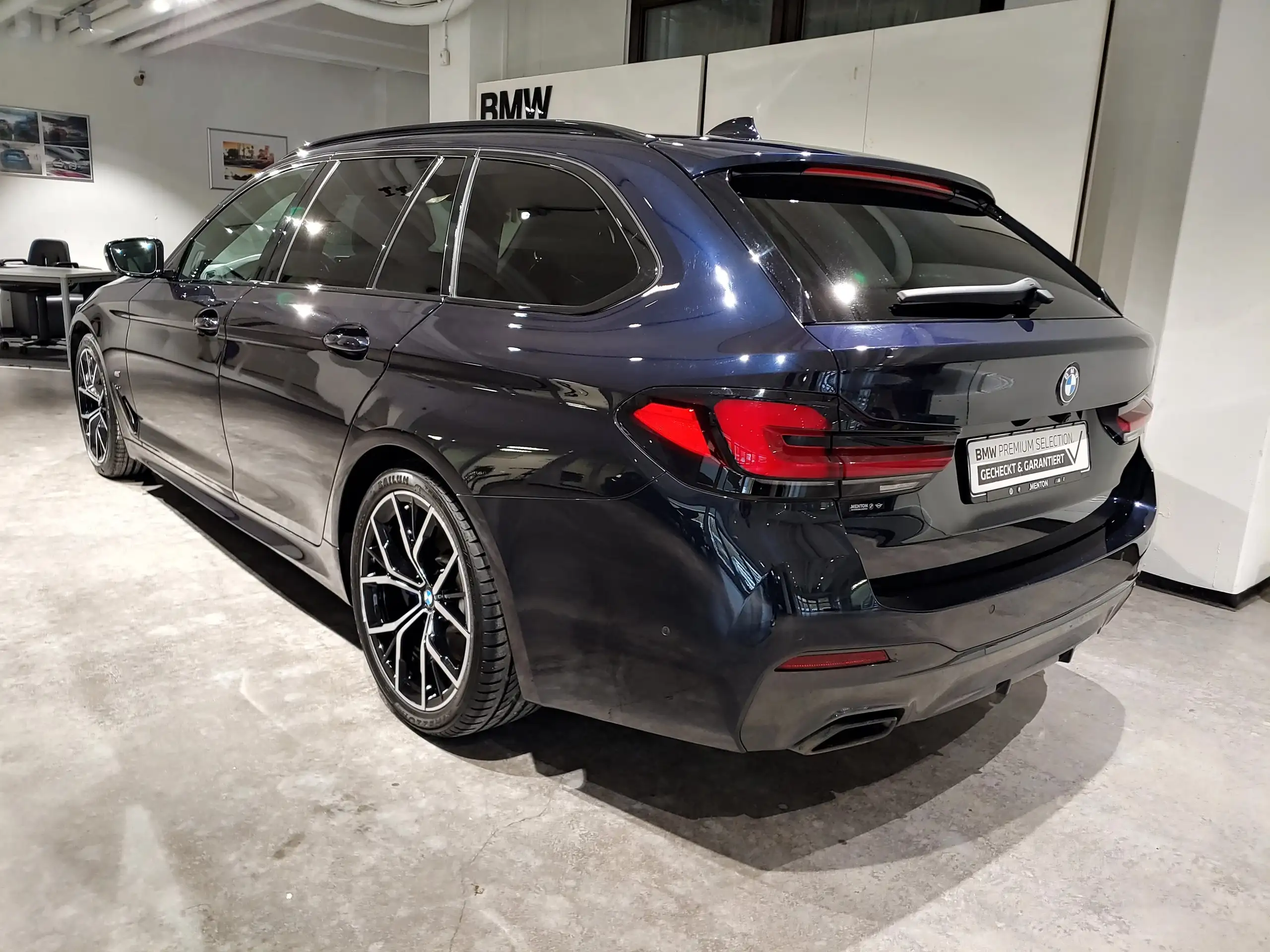 BMW - 530