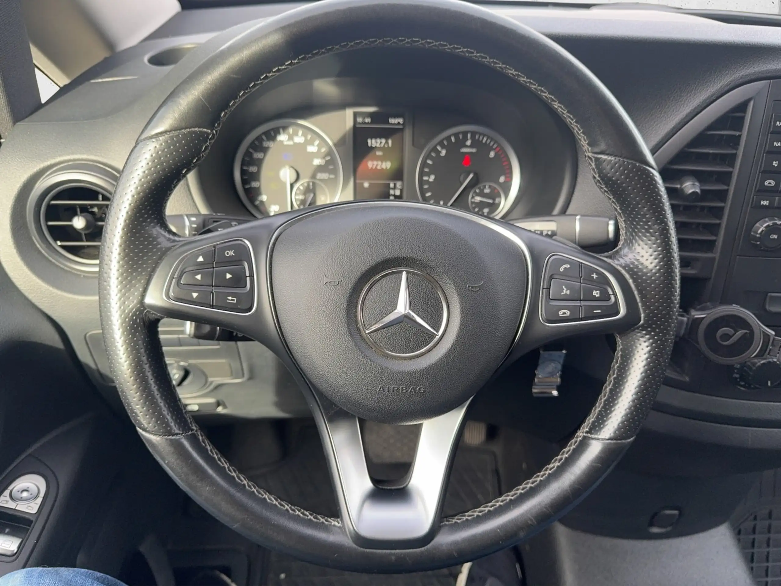 Mercedes-Benz - Vito