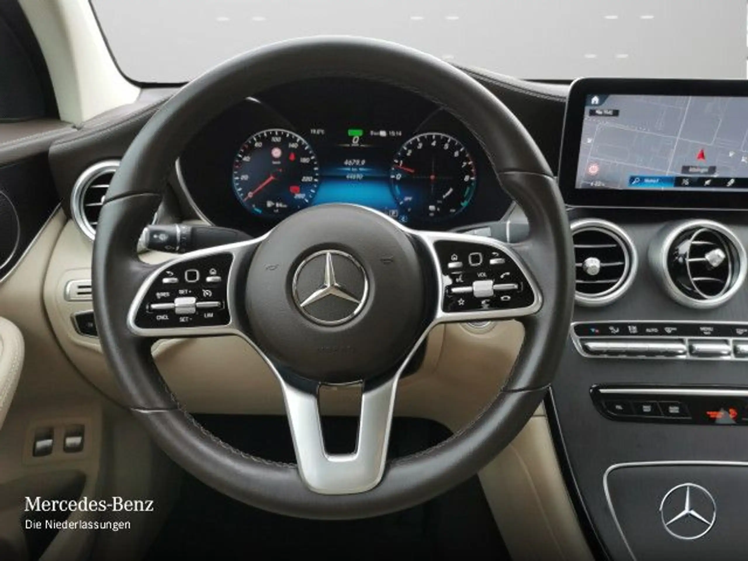 Mercedes-Benz - GLC 300