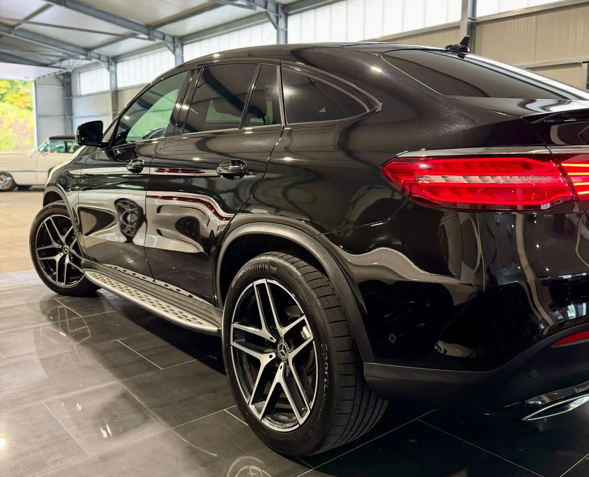 Mercedes-Benz - GLE 350