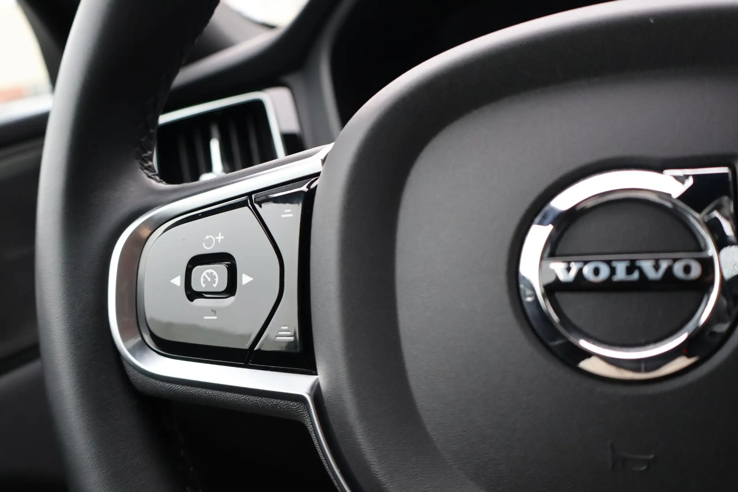 Volvo - XC60