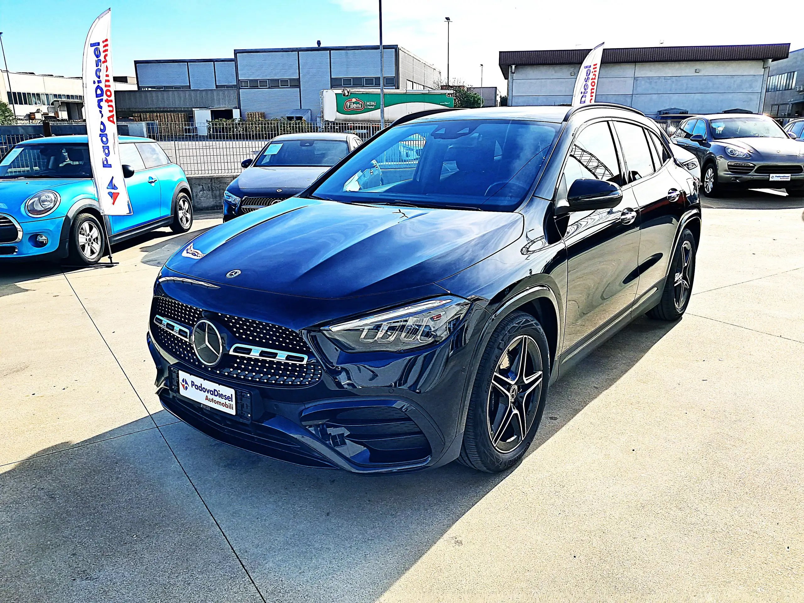 Mercedes-Benz - GLA 220