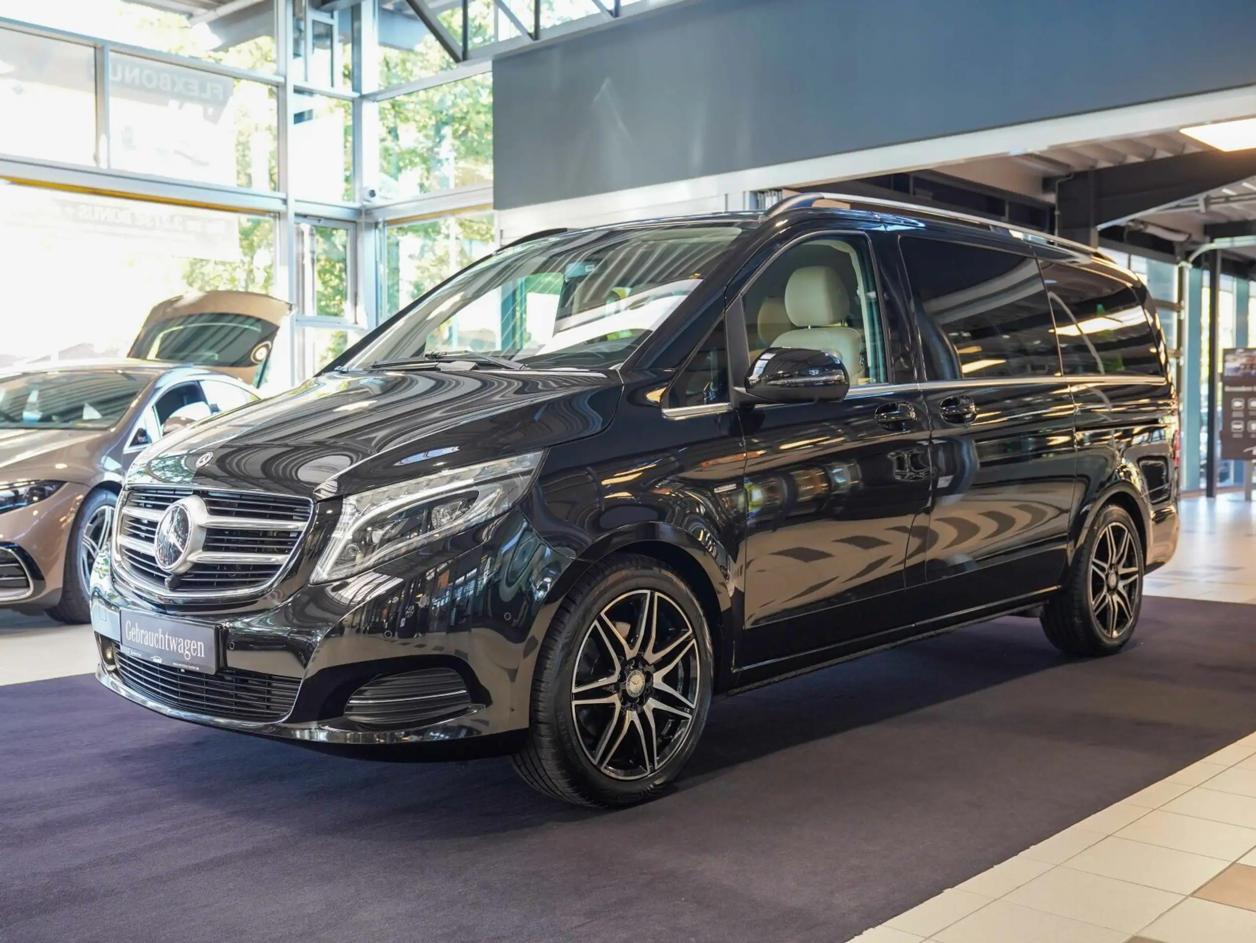 Mercedes-Benz - V 250