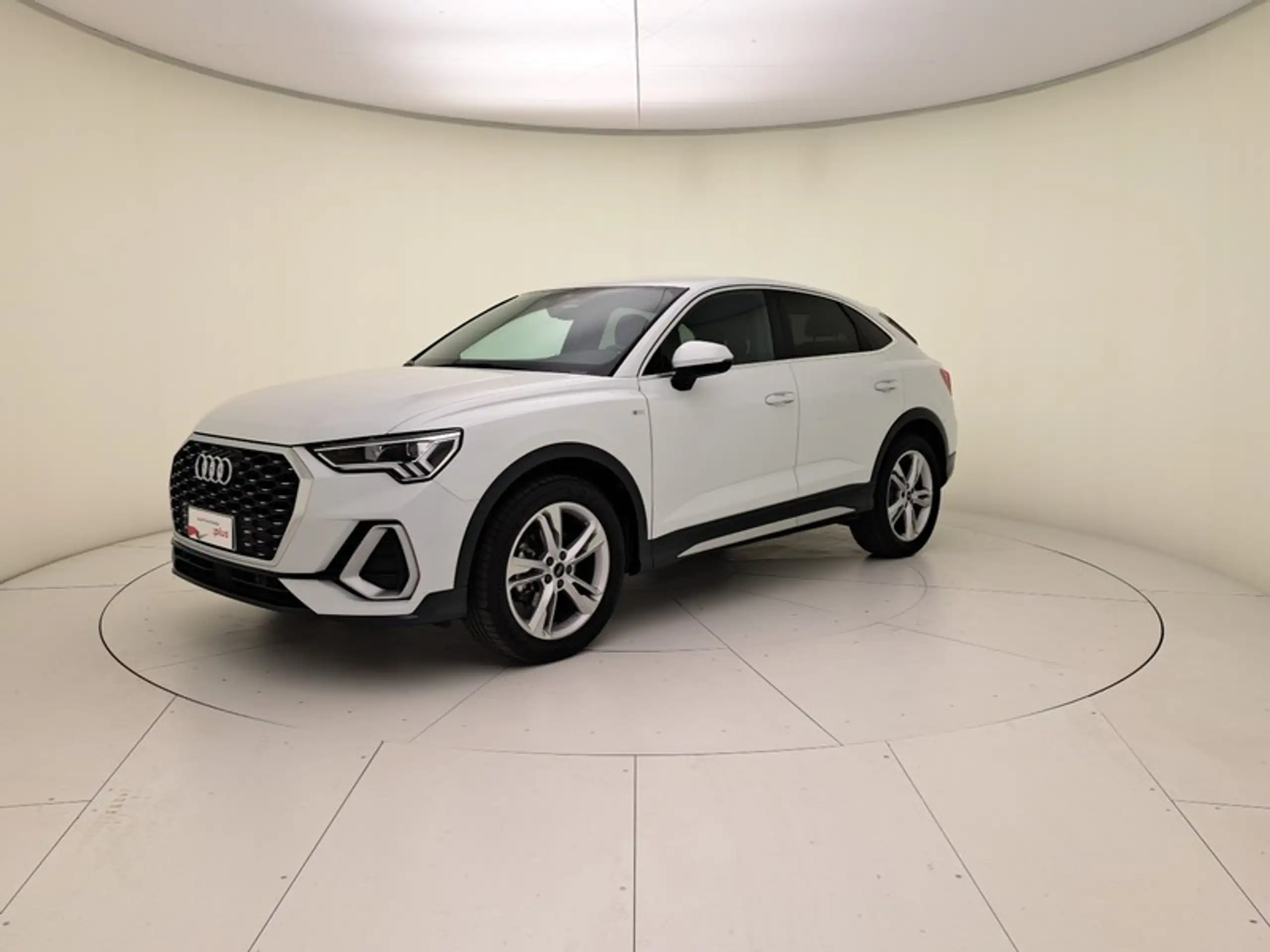 Audi - Q3