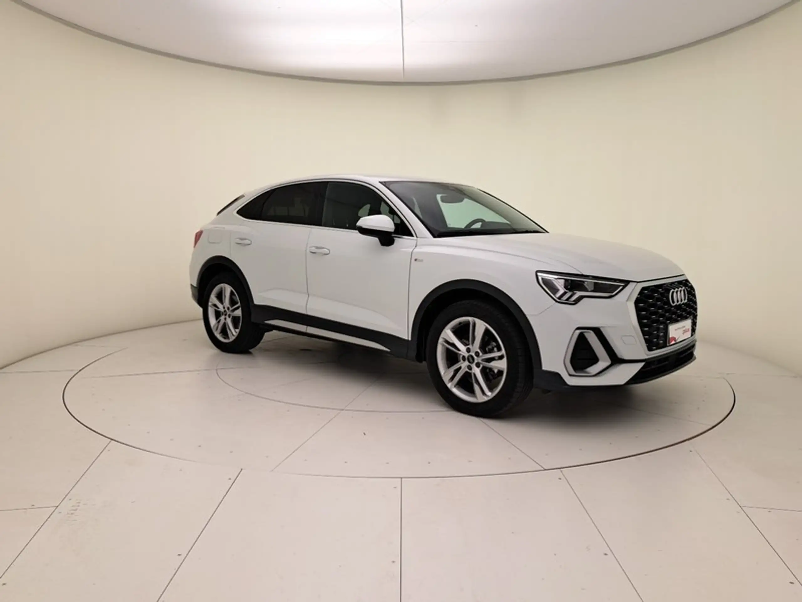 Audi - Q3