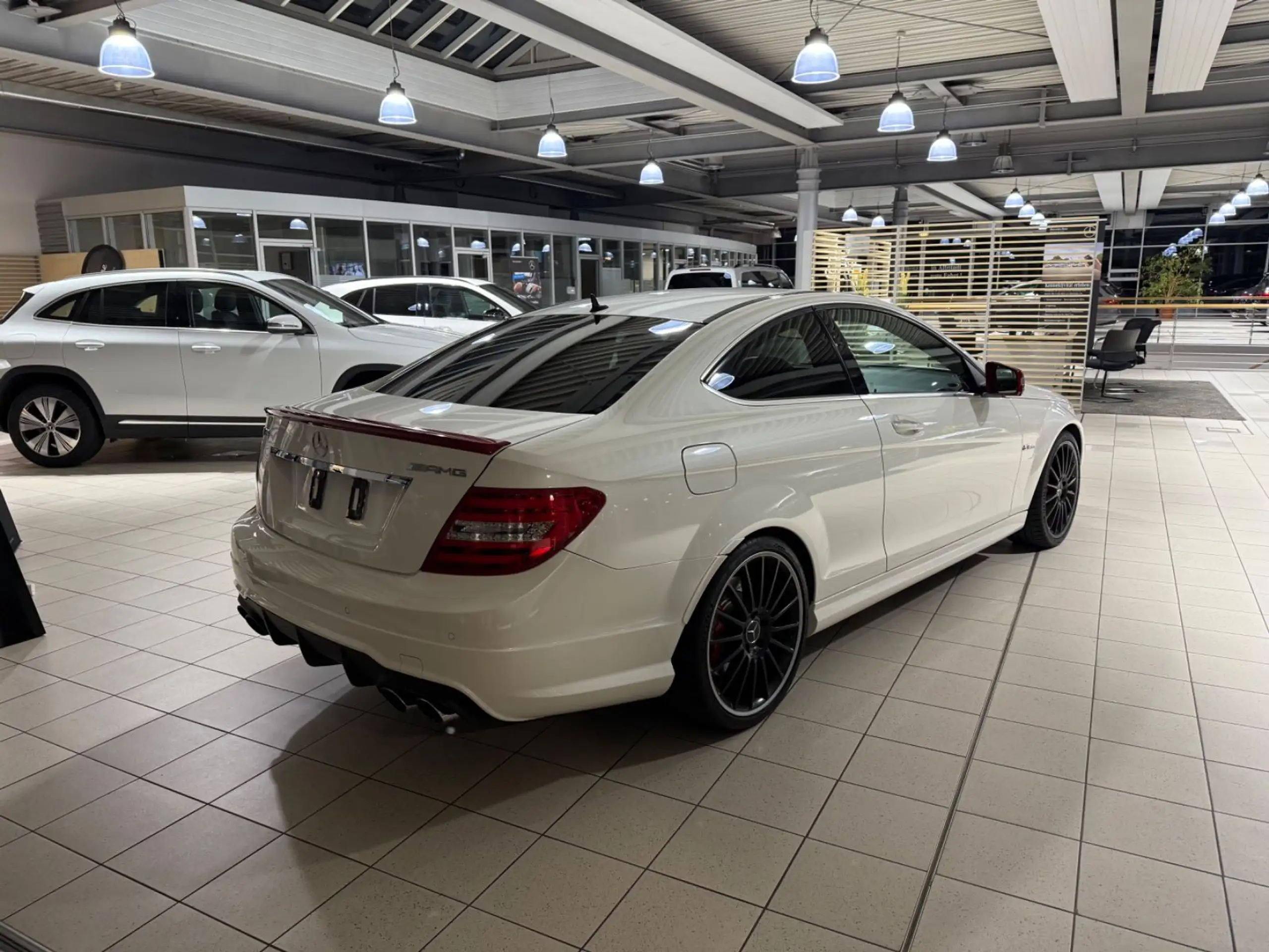 Mercedes-Benz - C 63 AMG