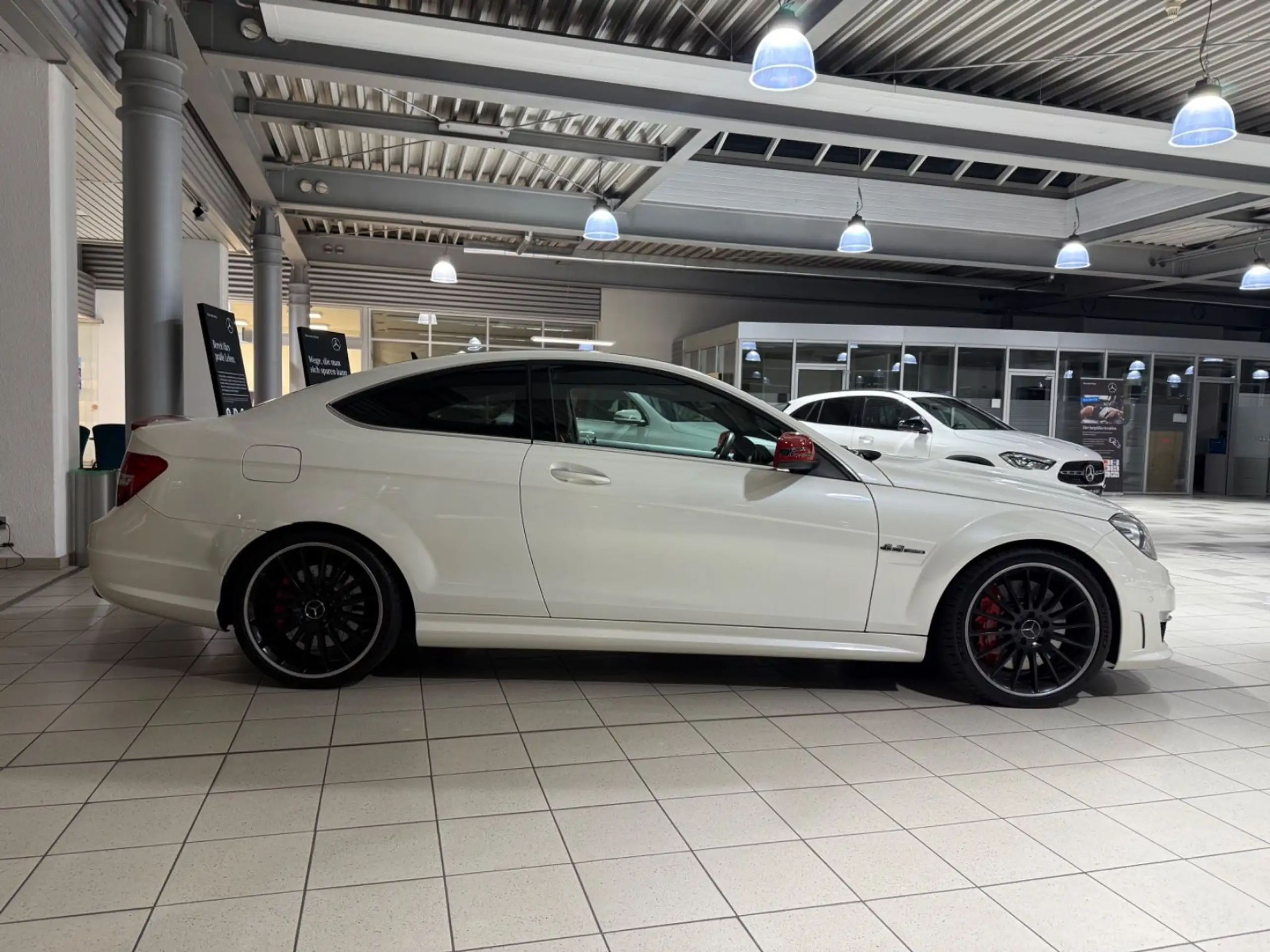 Mercedes-Benz - C 63 AMG