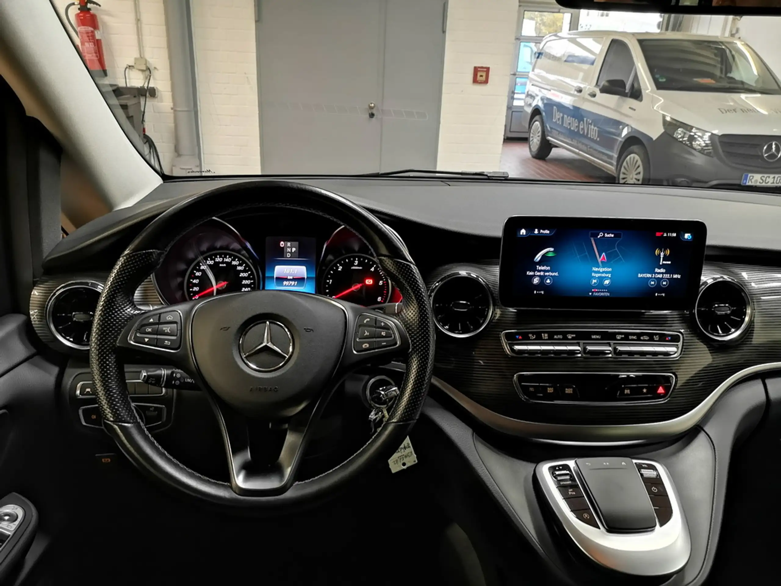 Mercedes-Benz - V 300