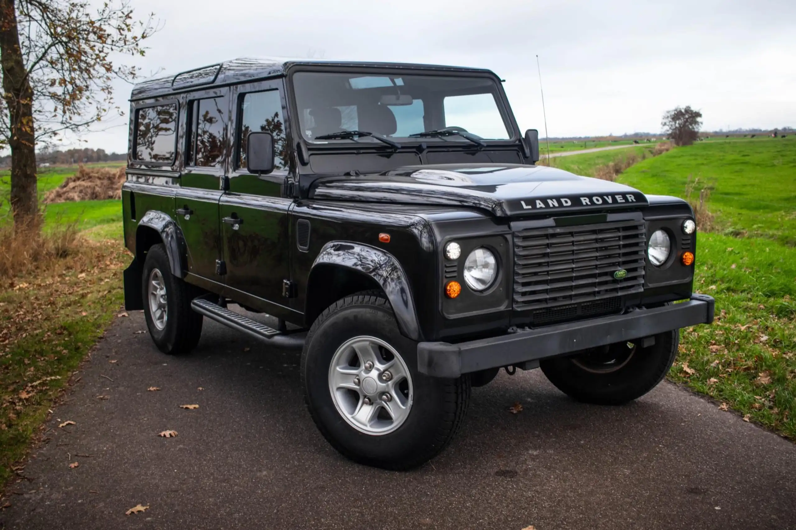 Land Rover - Defender