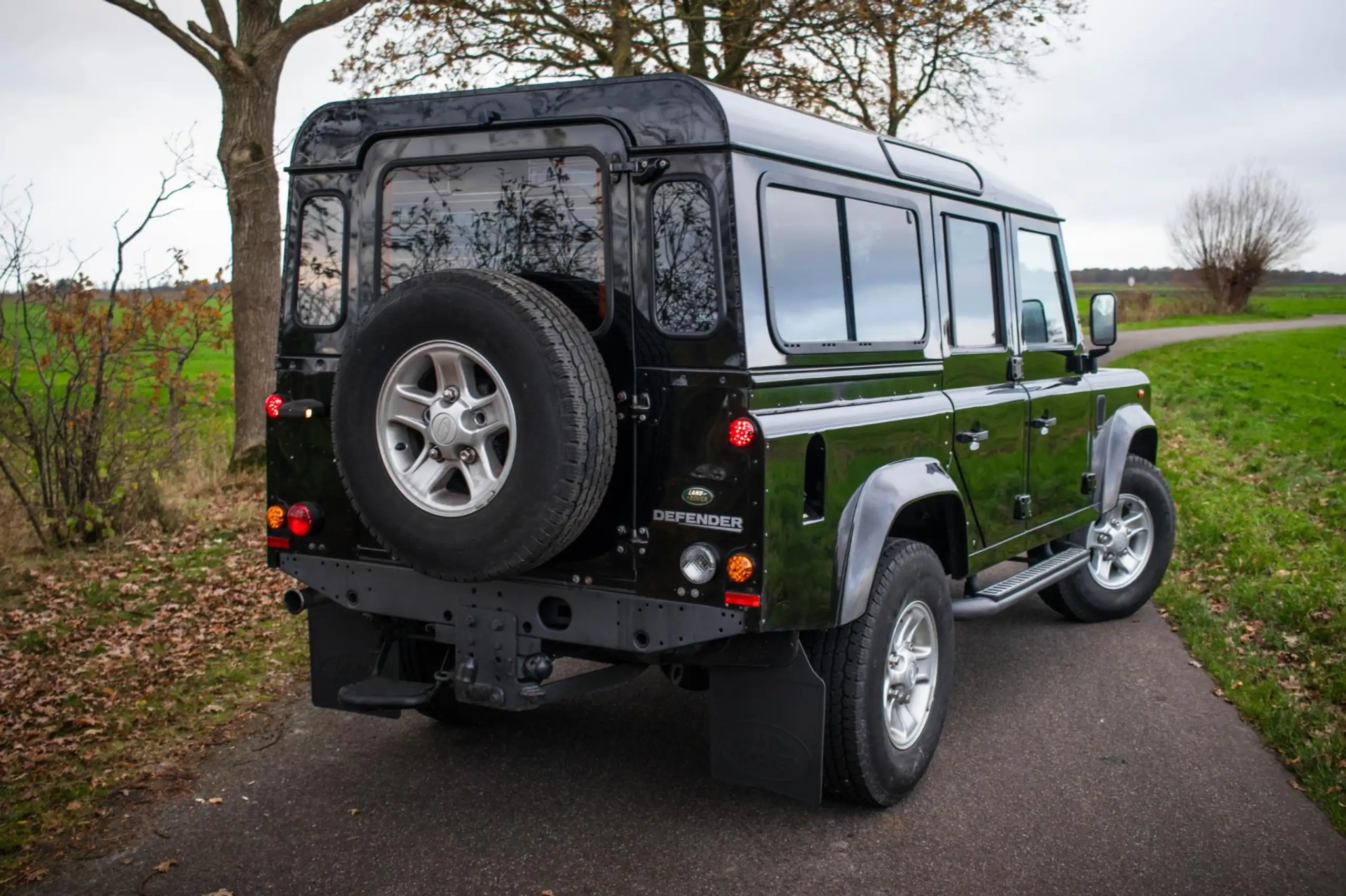 Land Rover - Defender