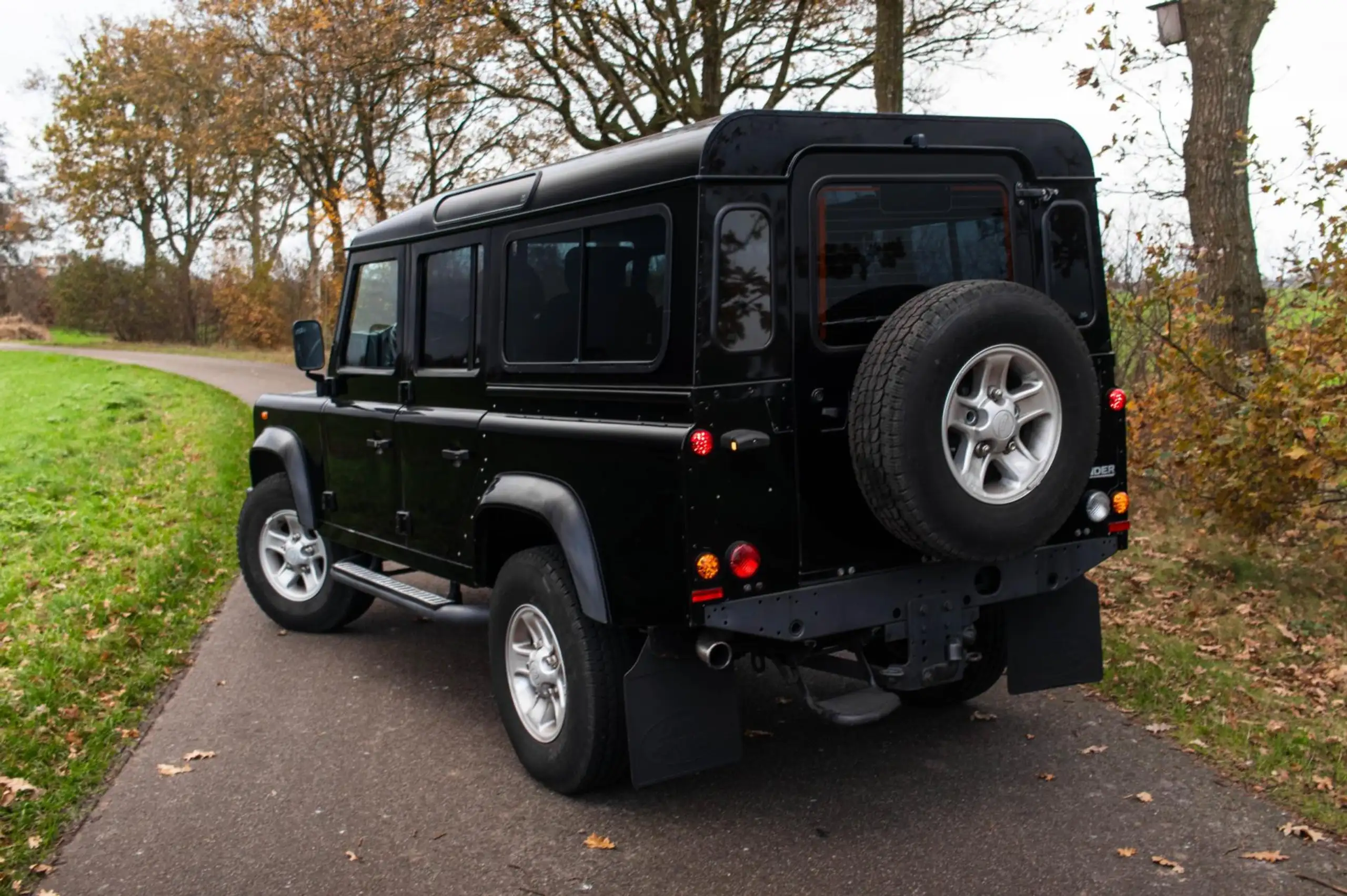 Land Rover - Defender